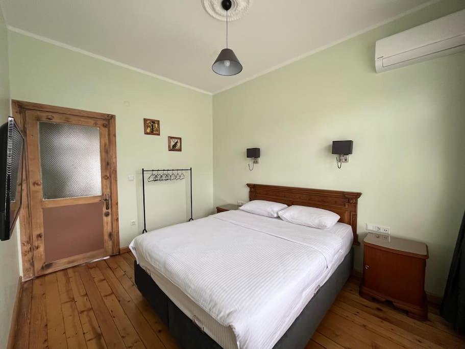 Apartment with Terrace photo 1