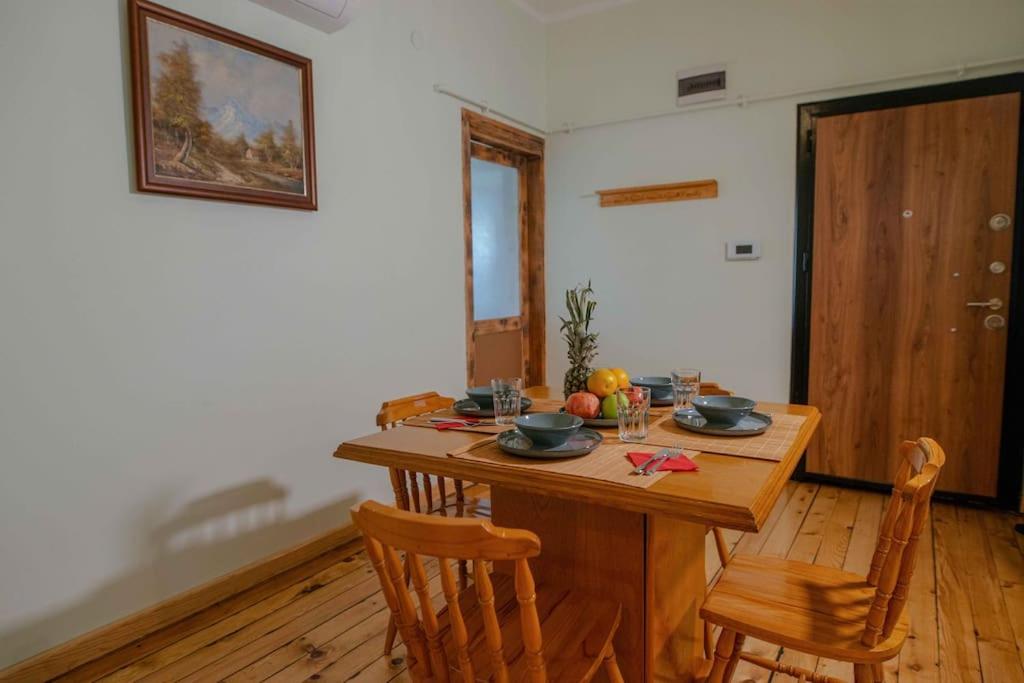 Apartment with Terrace photo 2