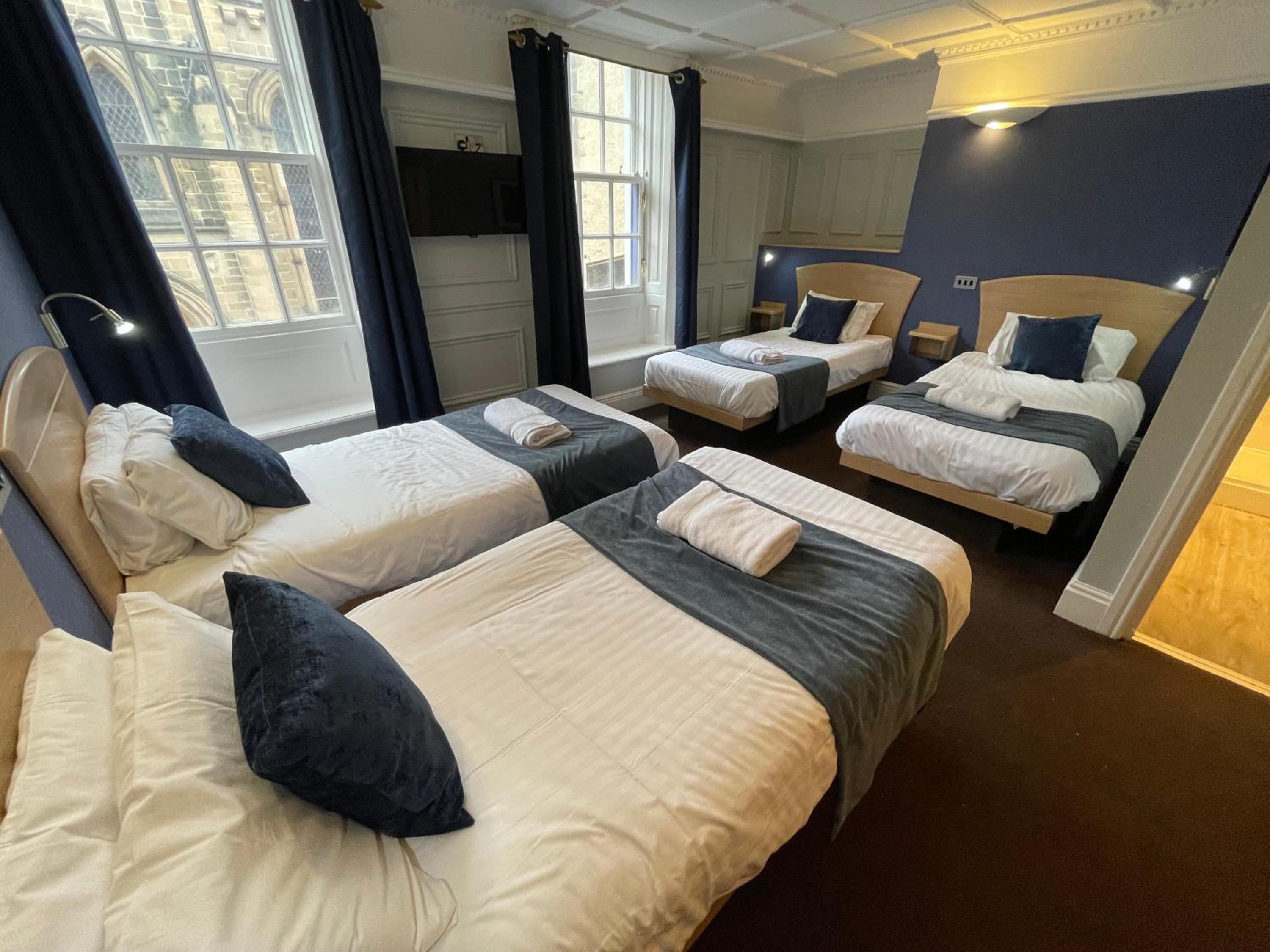 Quadruple Room - Photo 2