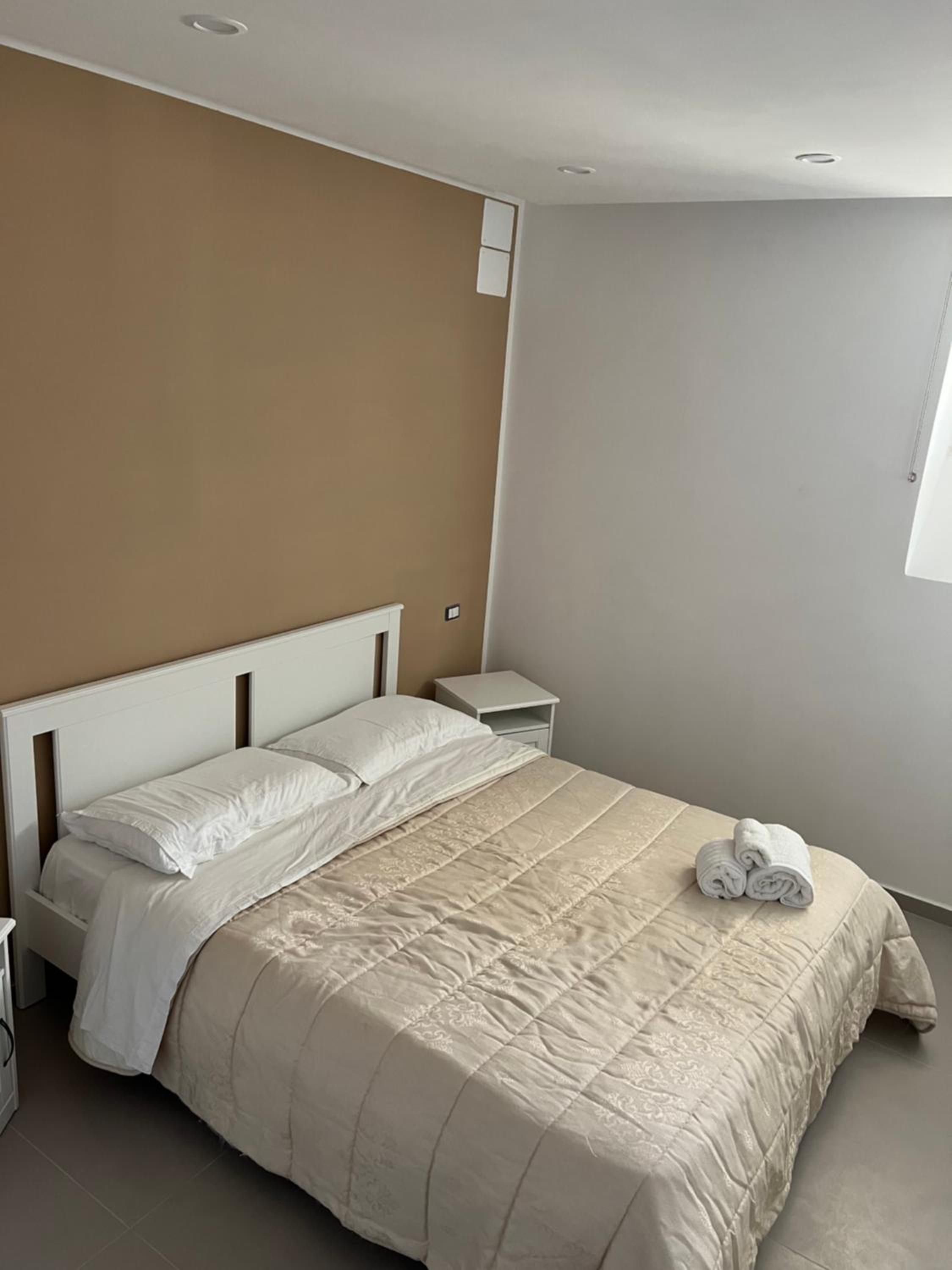 Large Double Room photo 1