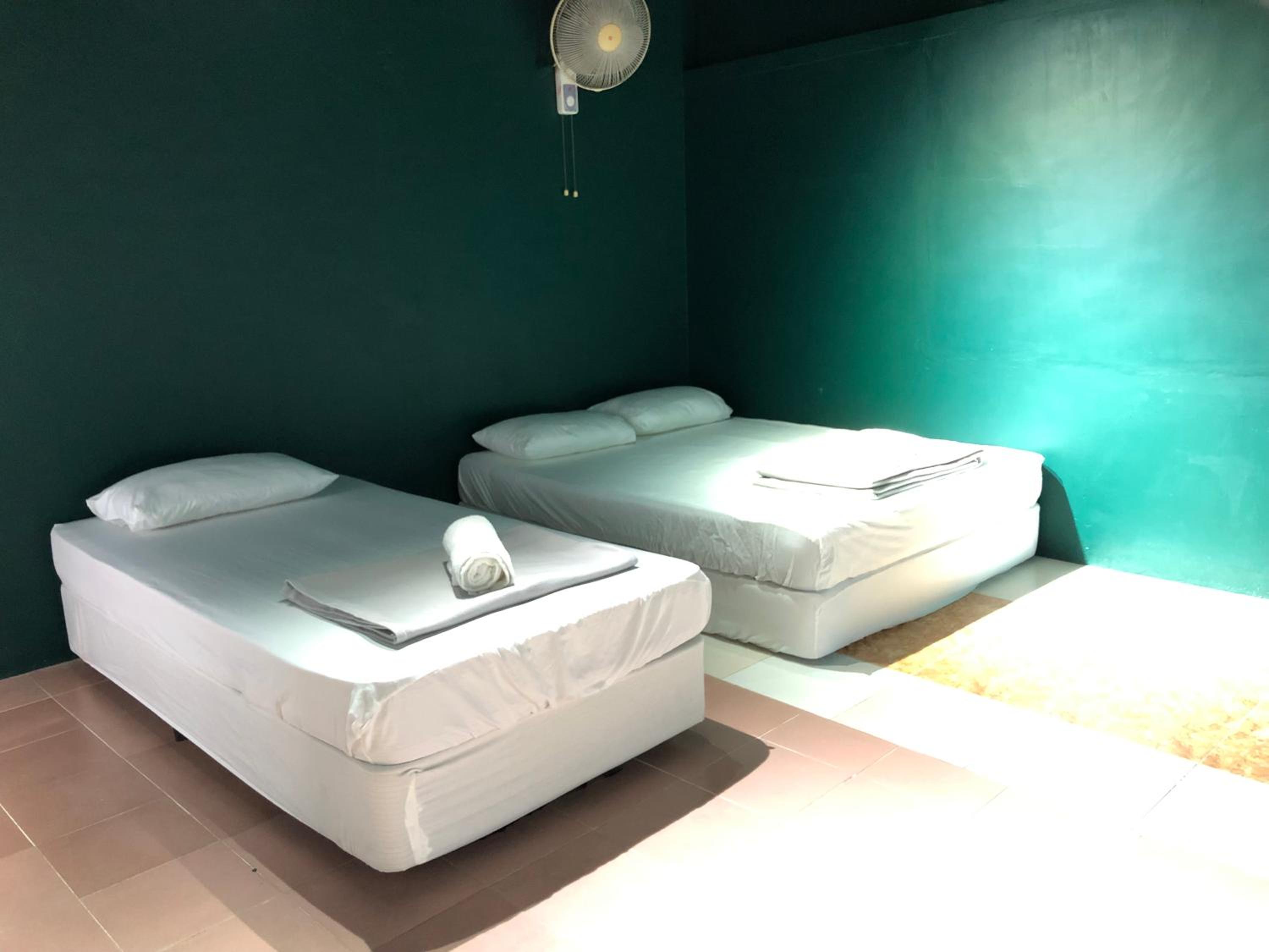 Triple Room with Private Bathroom - Photo 3
