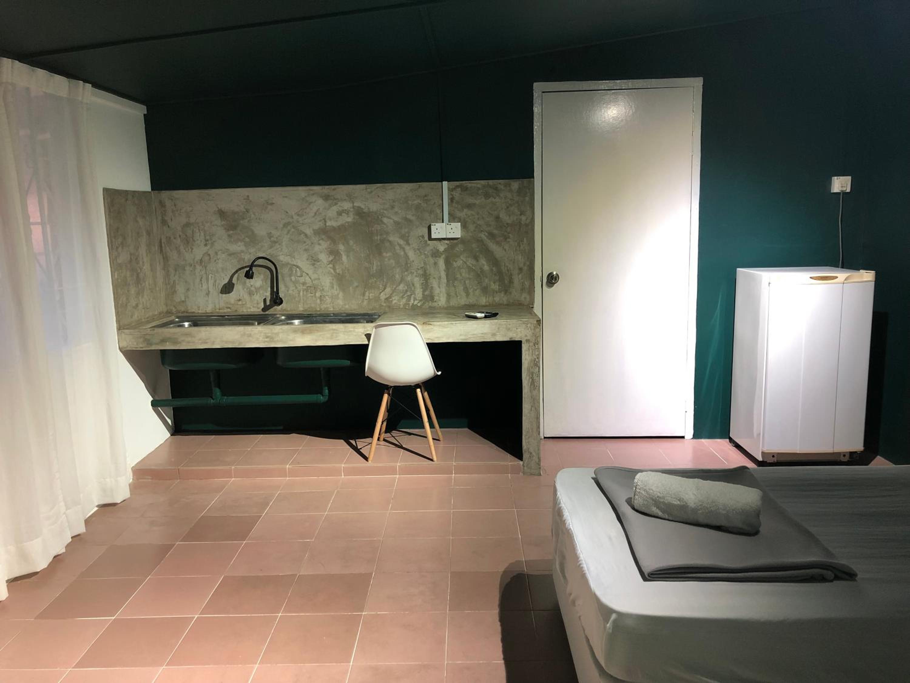 Triple Room with Private Bathroom - Photo 4