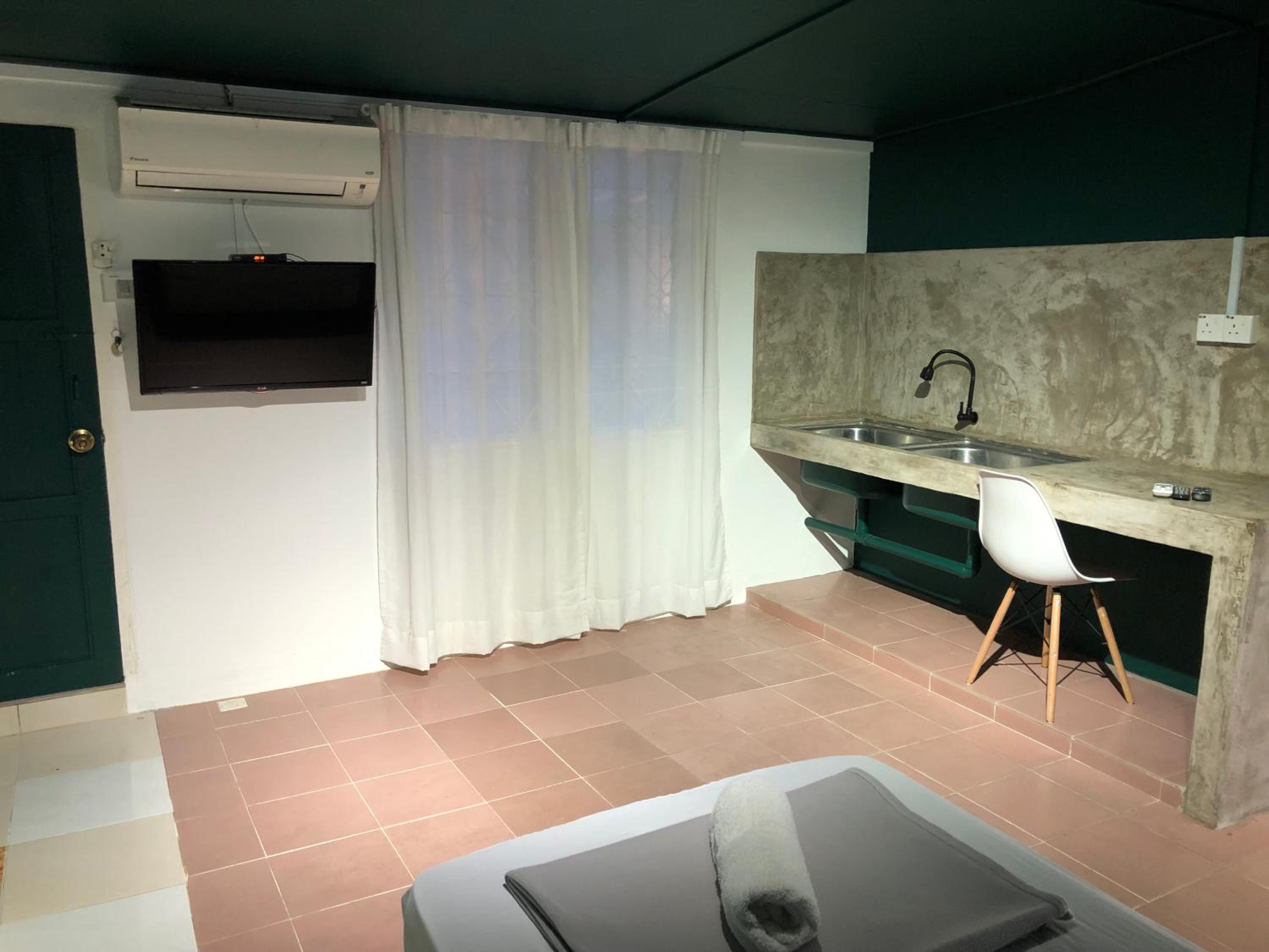 Triple Room with Private Bathroom - Photo 5