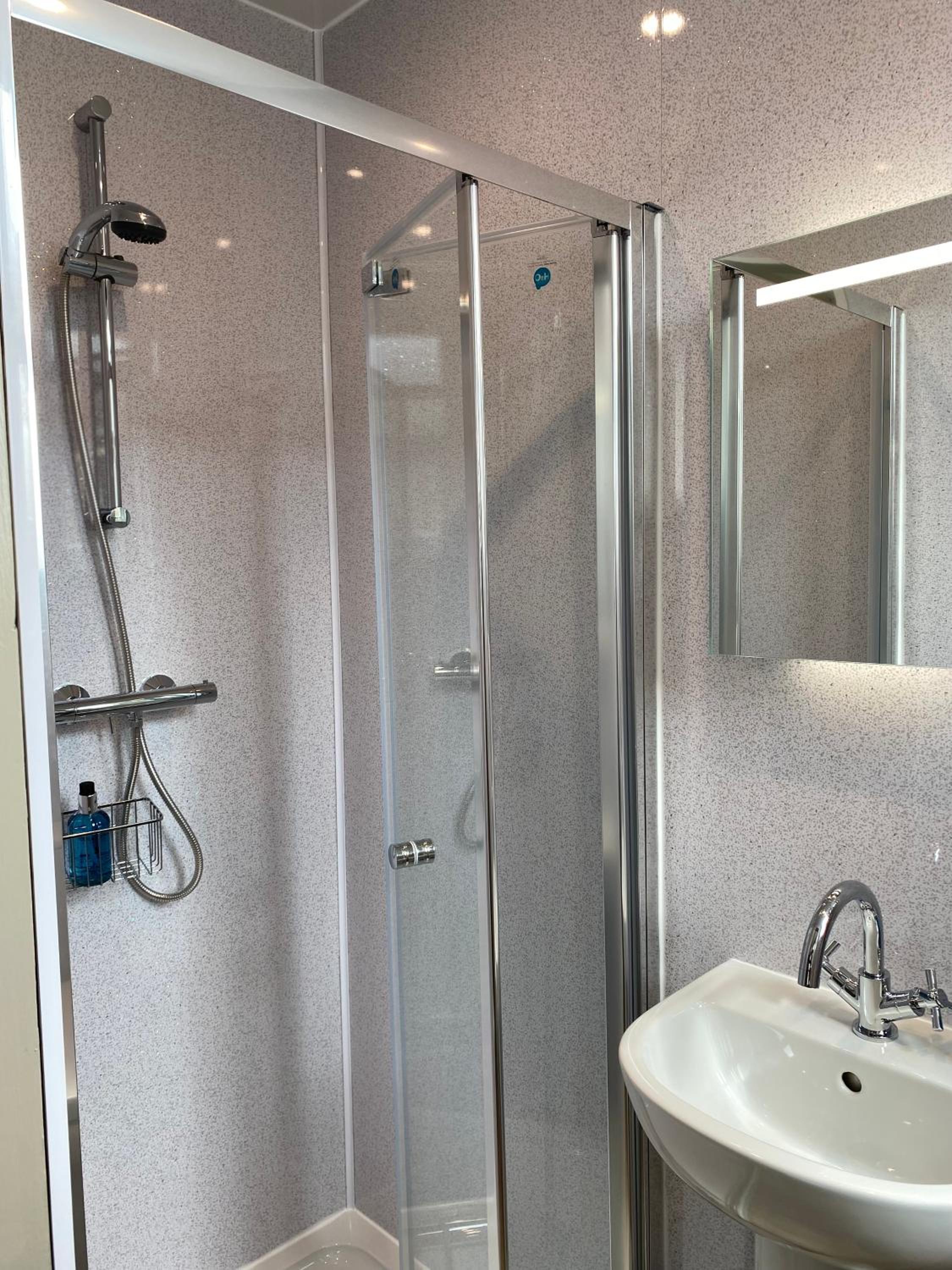 King Room with Ensuite - Photo 22