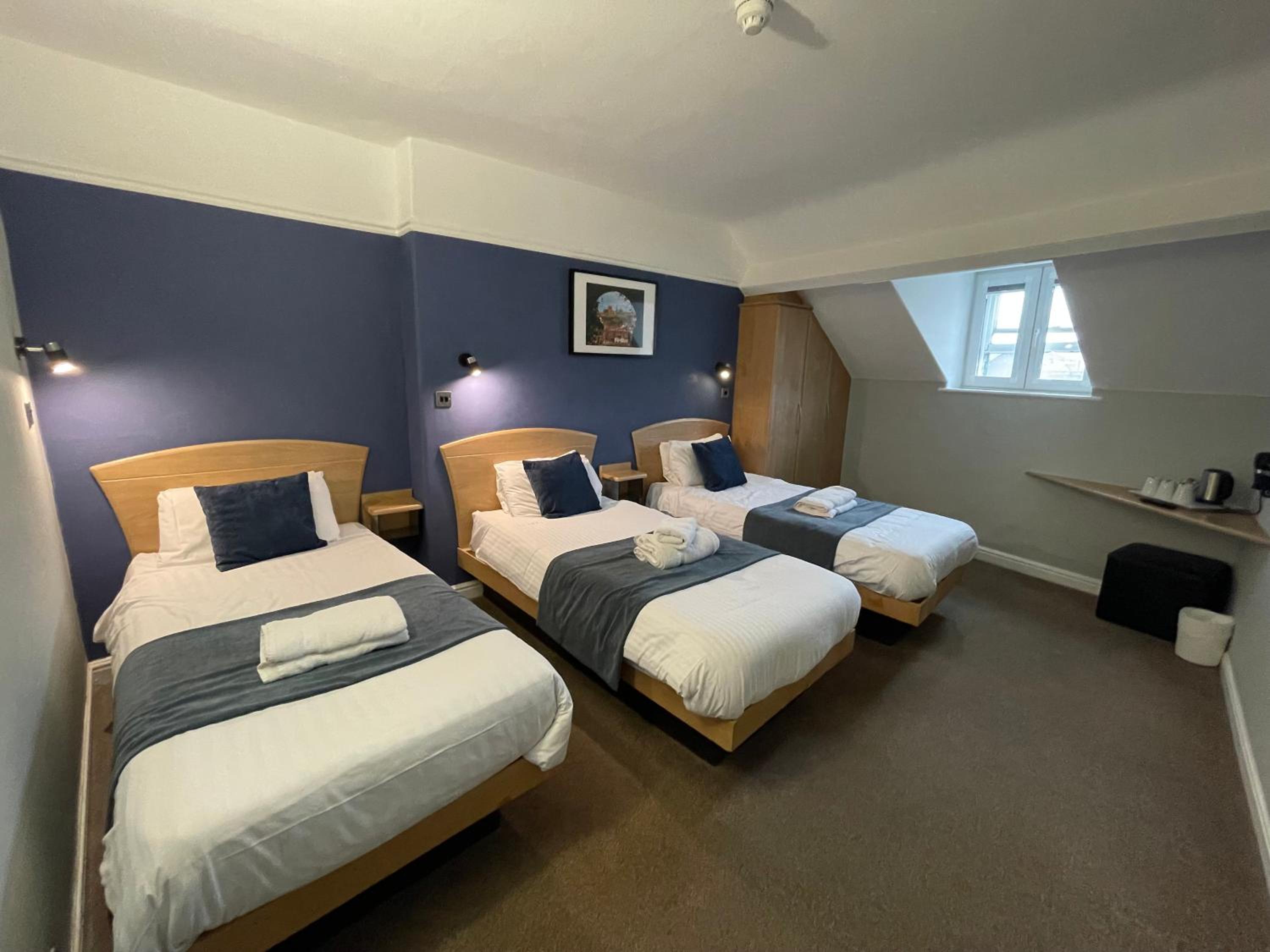 Triple Room with Shared Bathroom