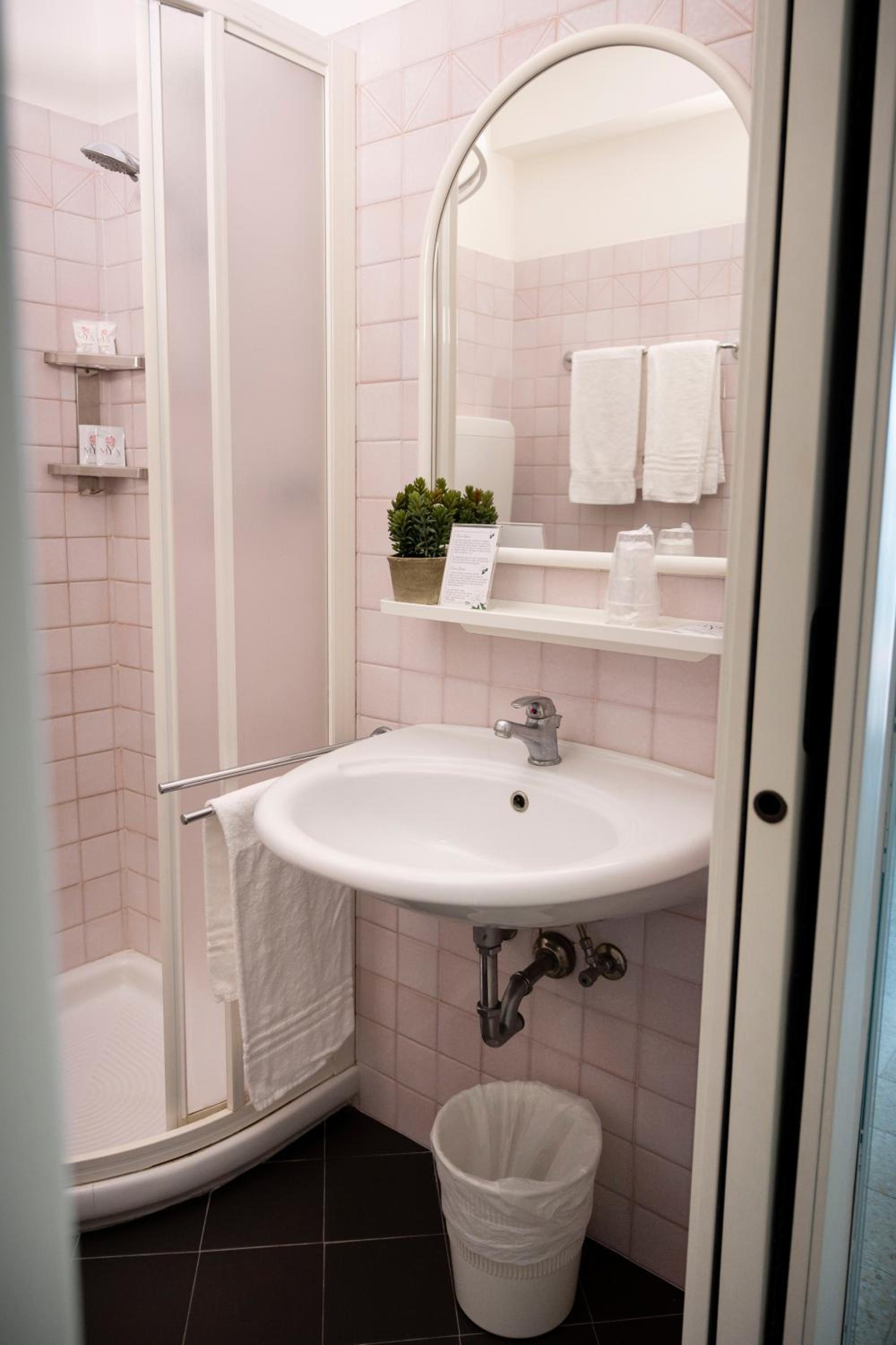 Triple Room - Photo 2