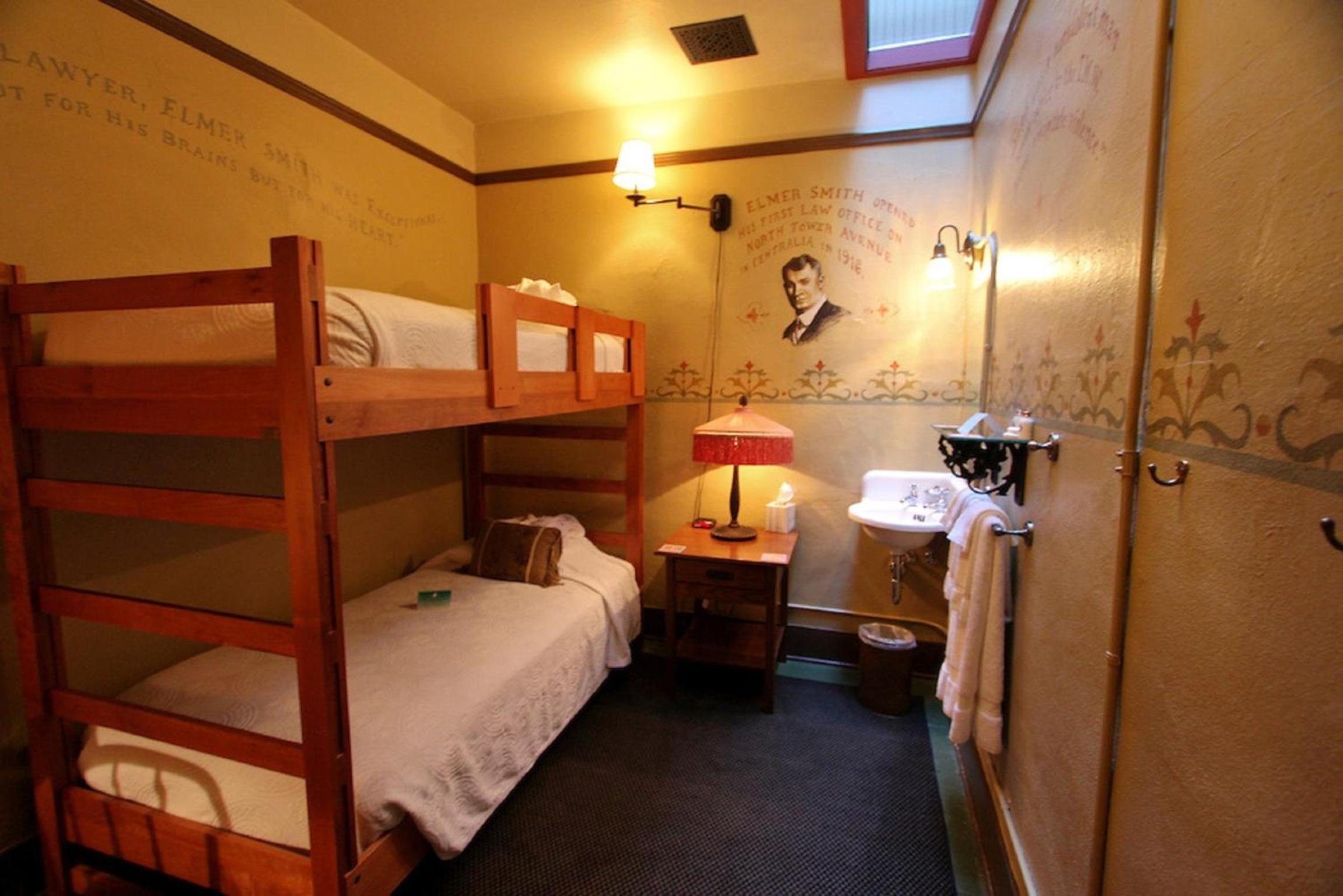 Standard Twin Room photo 3