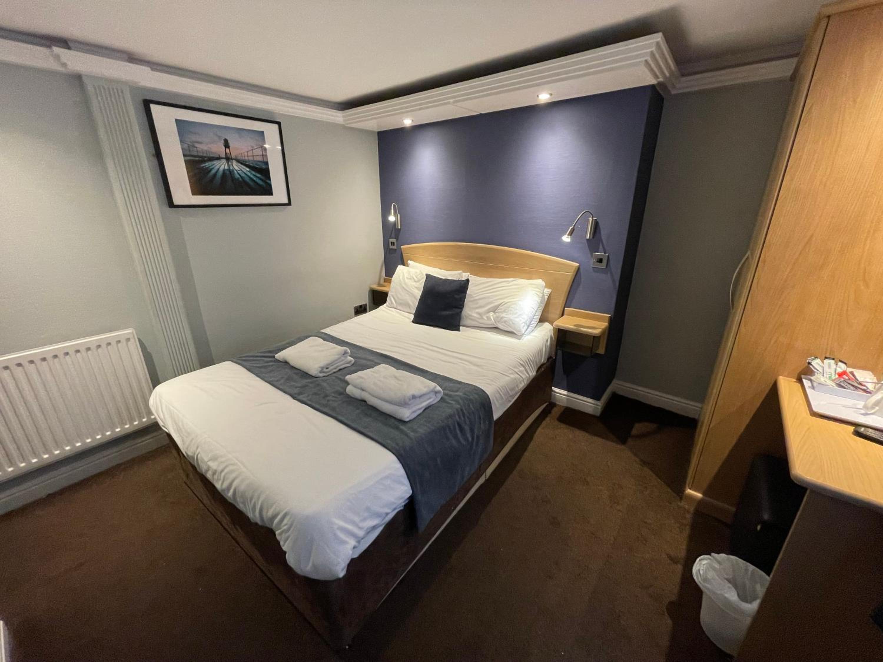 Double Room - Photo 5