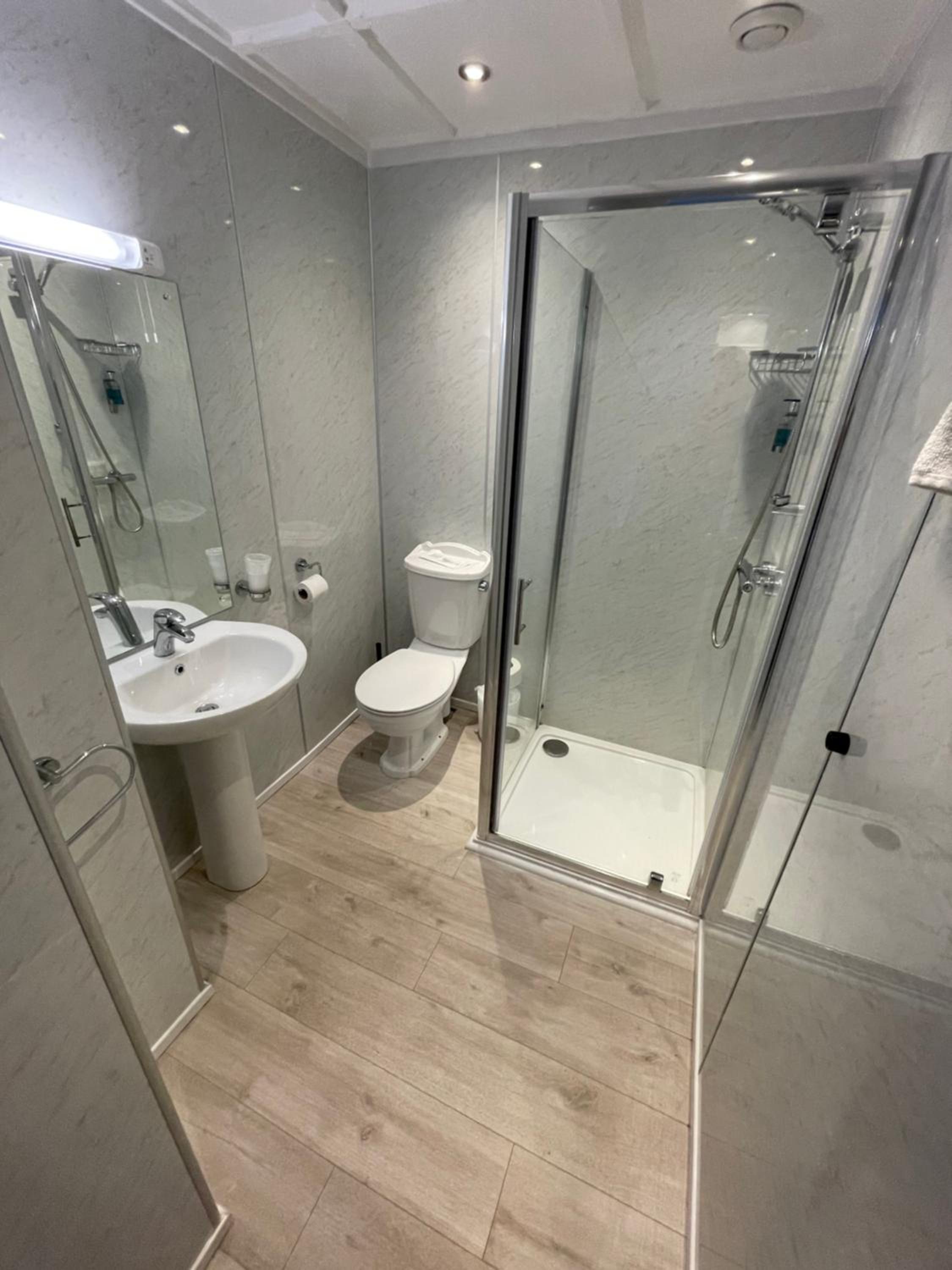 Double Room - Photo 2