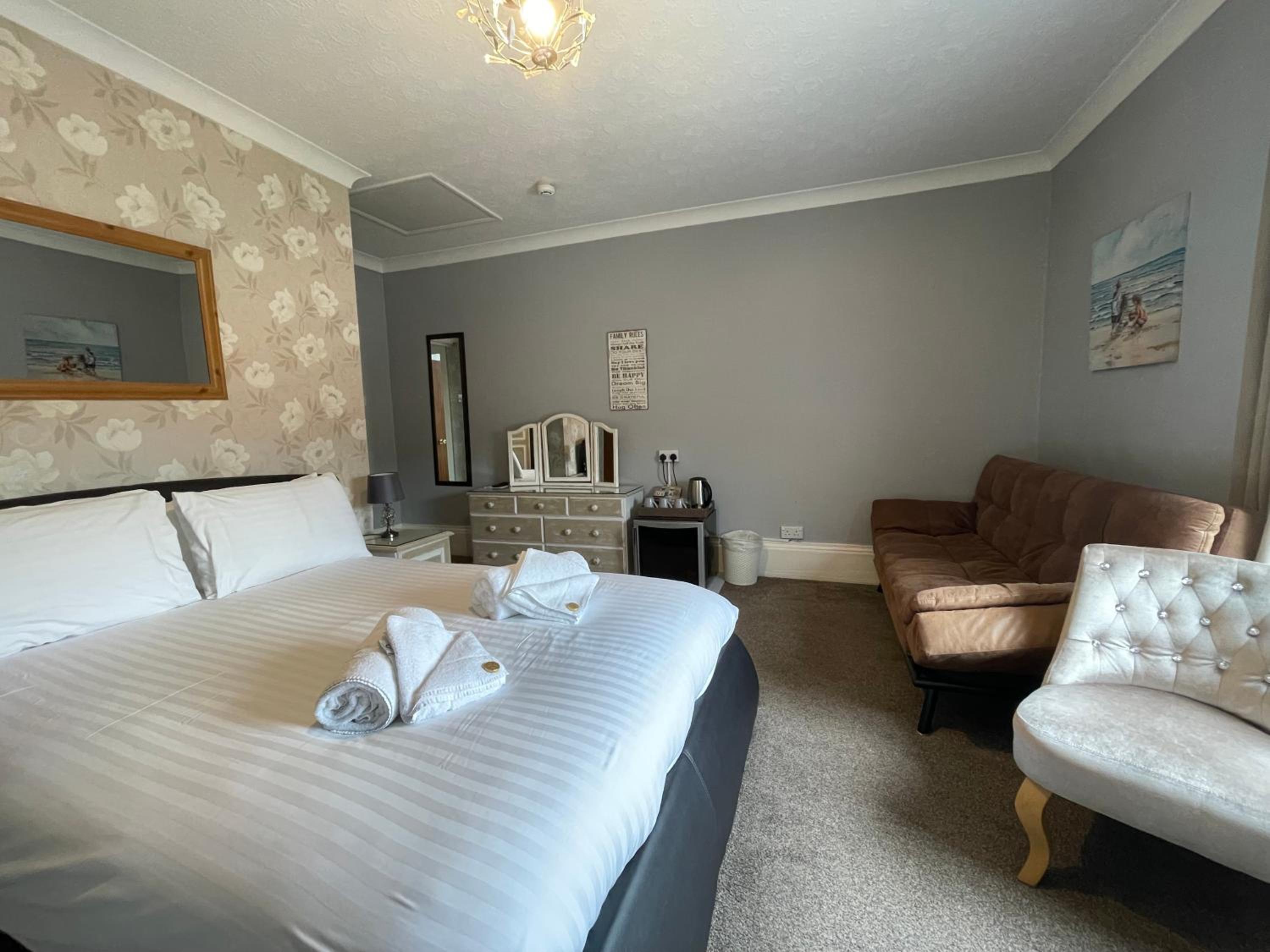 Family Suite (2 Adults + 3 Children) photo 2
