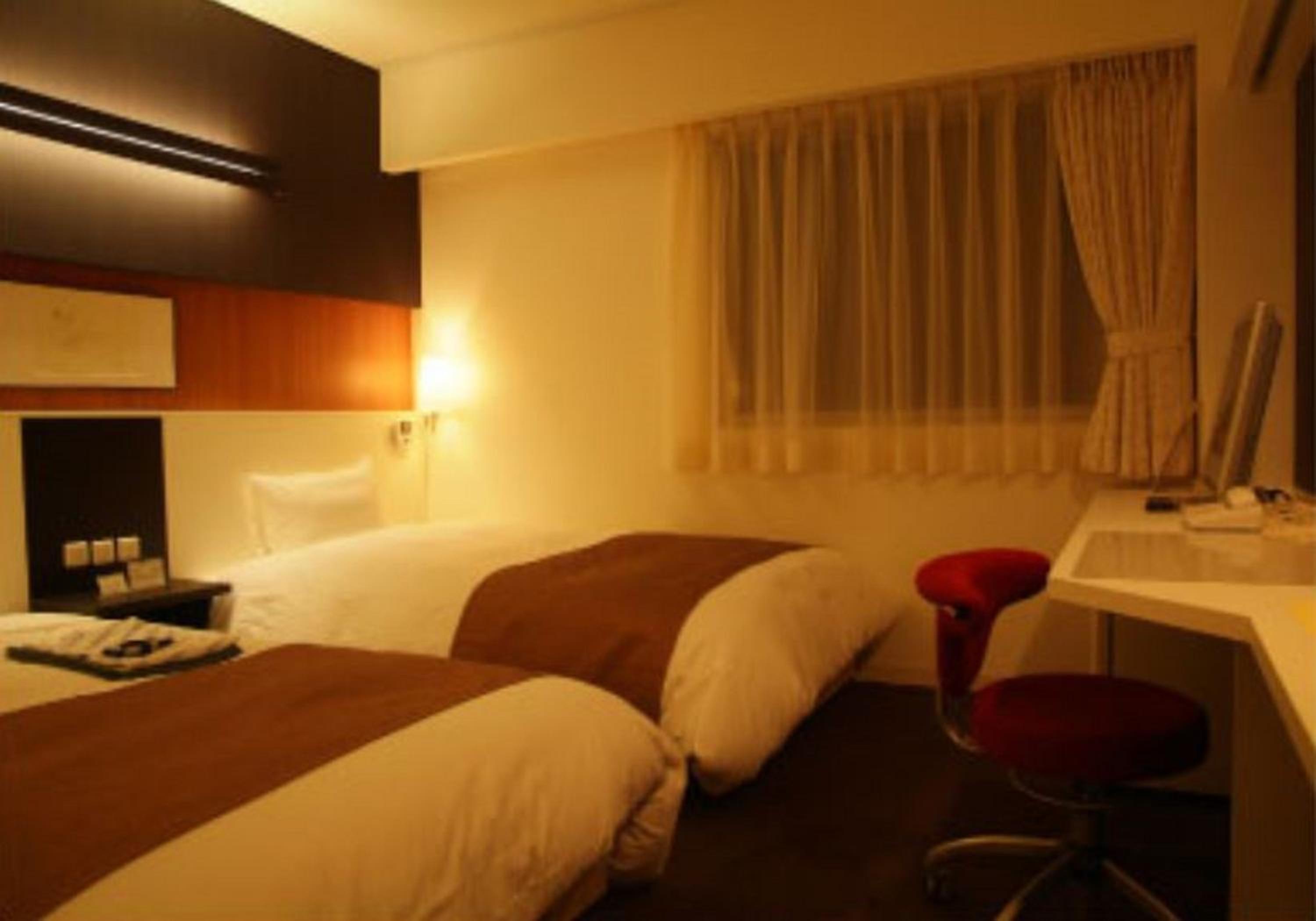 Twin Room - Smoking photo 1