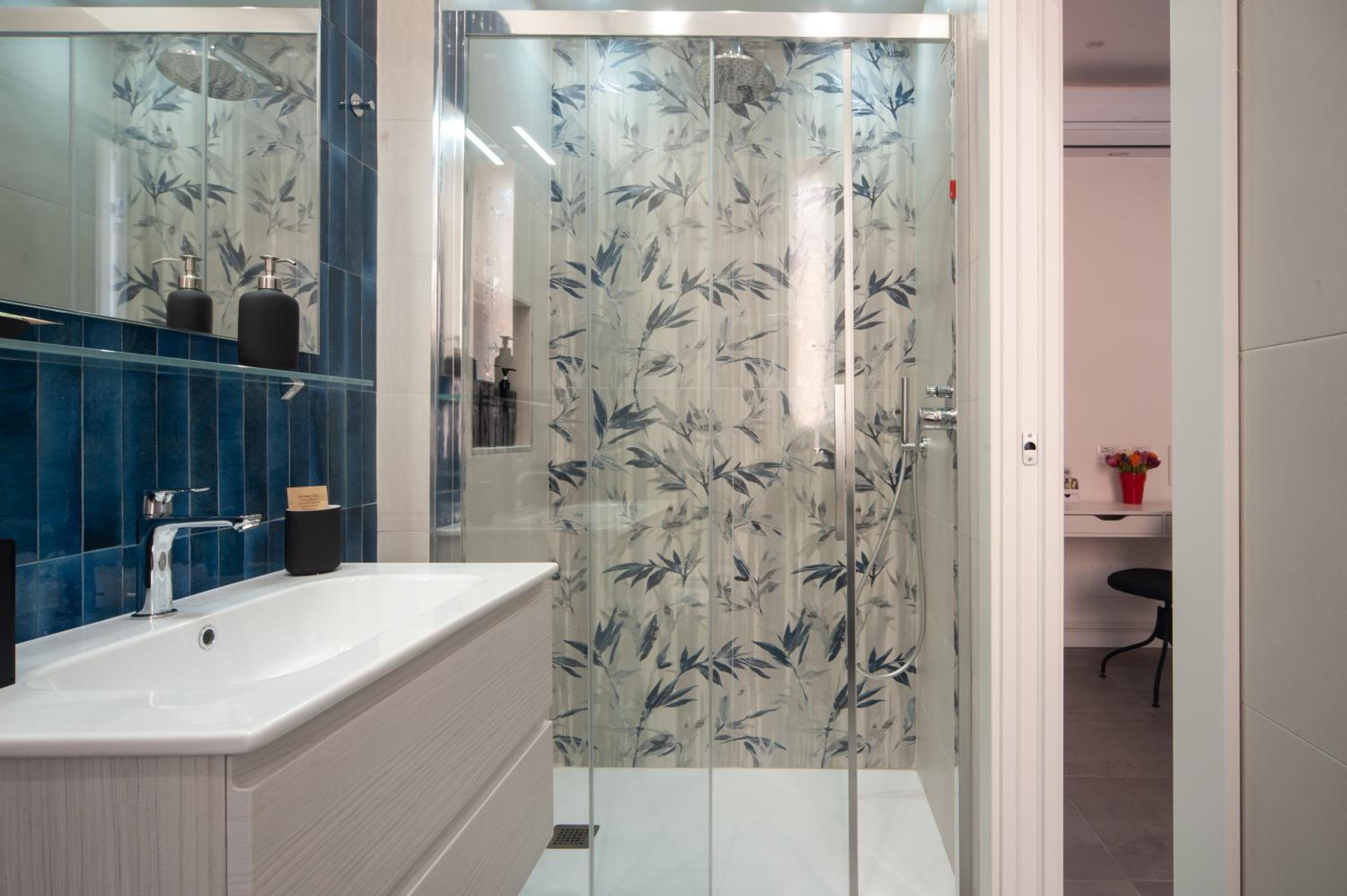 King Room with Private Bathroom photo 3