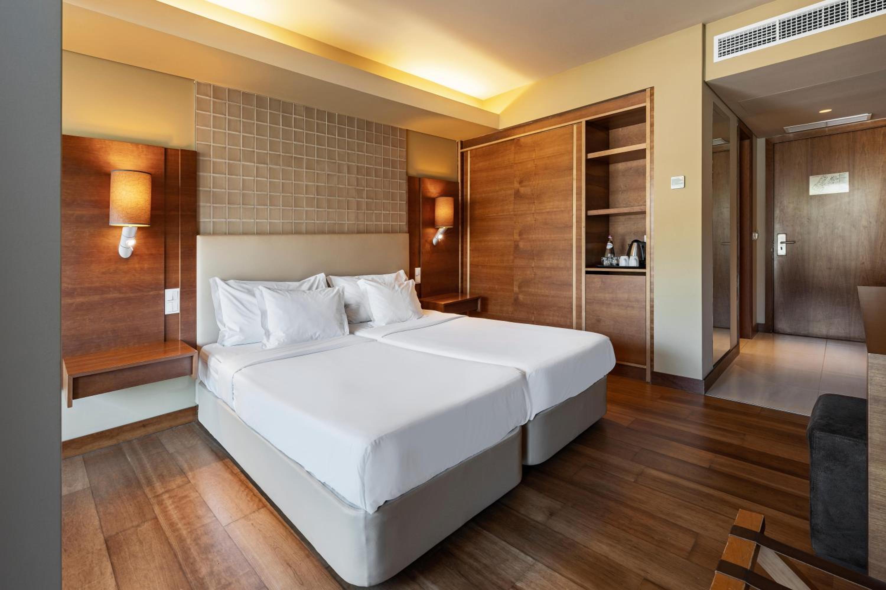 Classic Room with Sea View - Photo 5