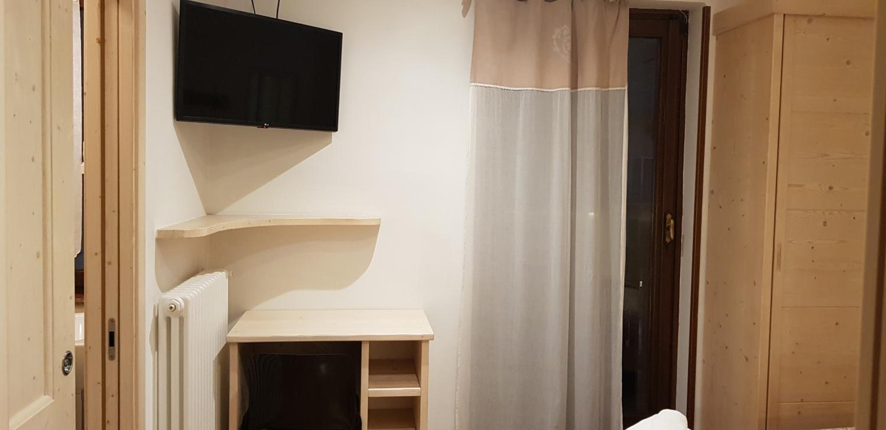 Single Room with Mountain View photo 3