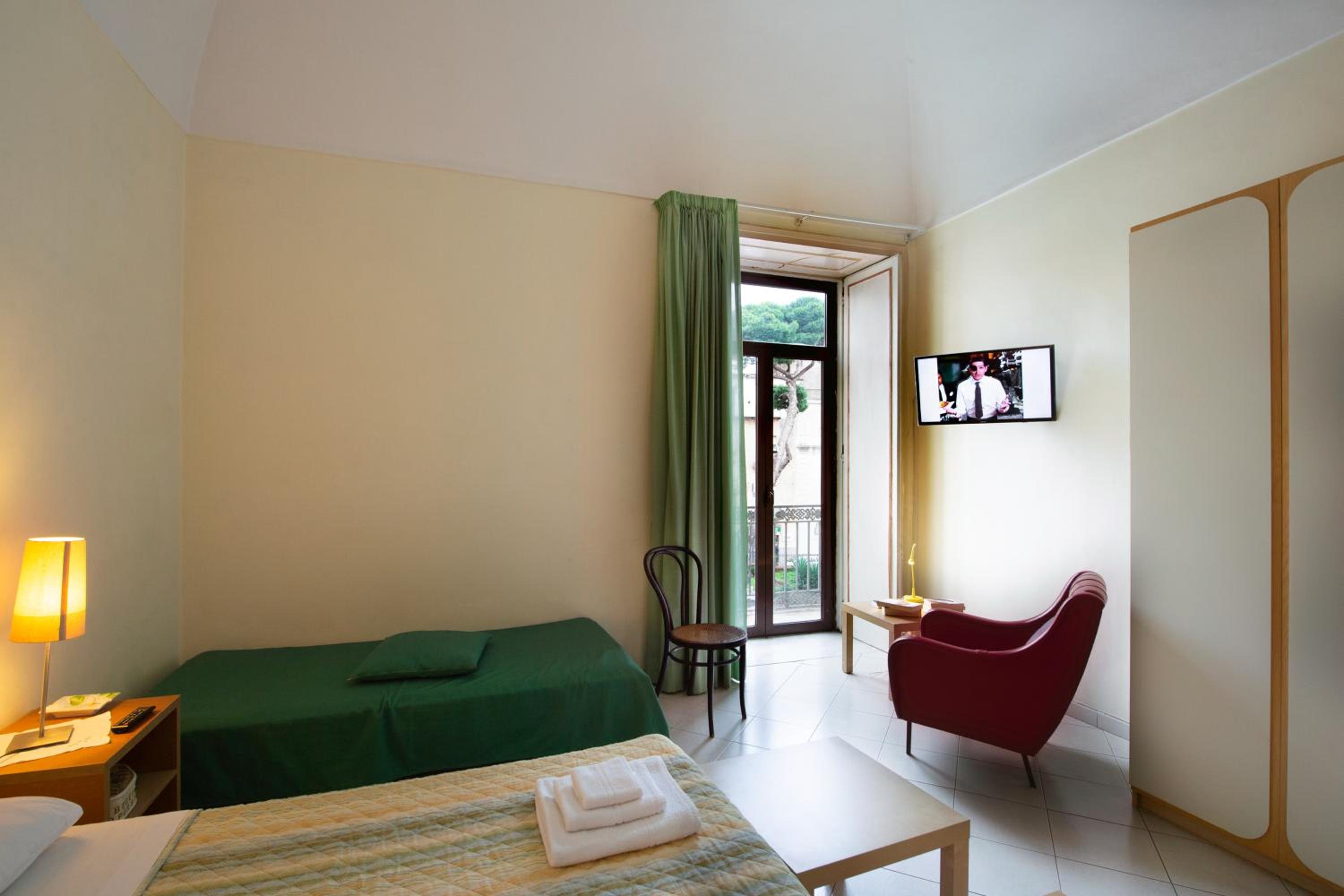 Studio Apartment photo 2