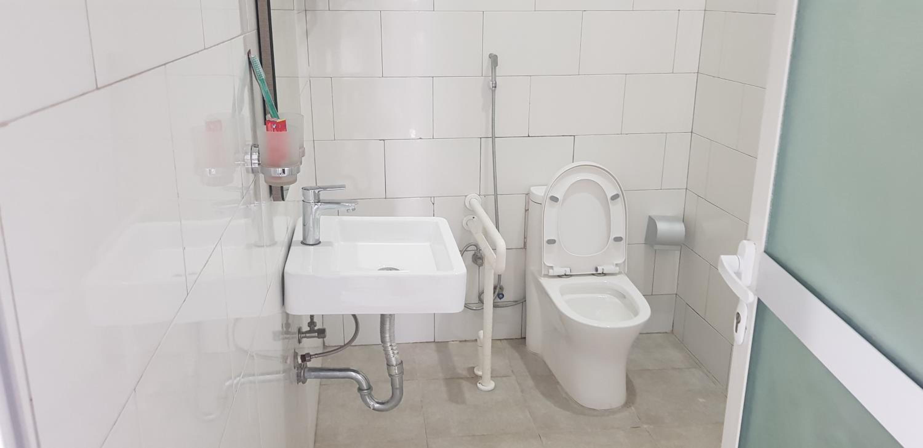 Double Room - Disability Access photo 3