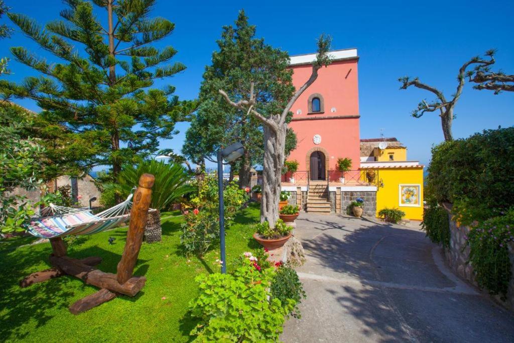 Deluxe Double or Twin Room with Sea View photo 2