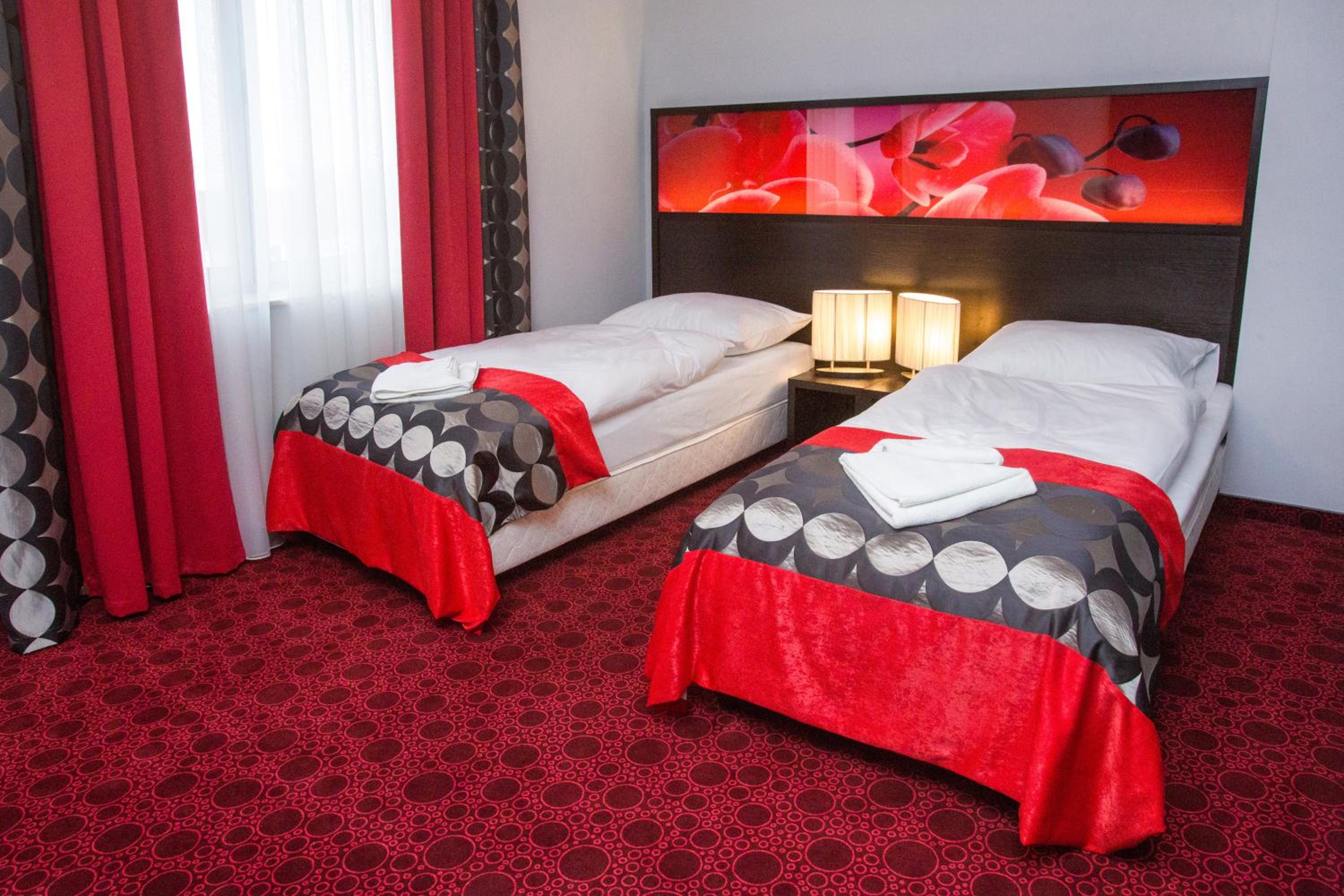 Twin Room with Balcony photo 2
