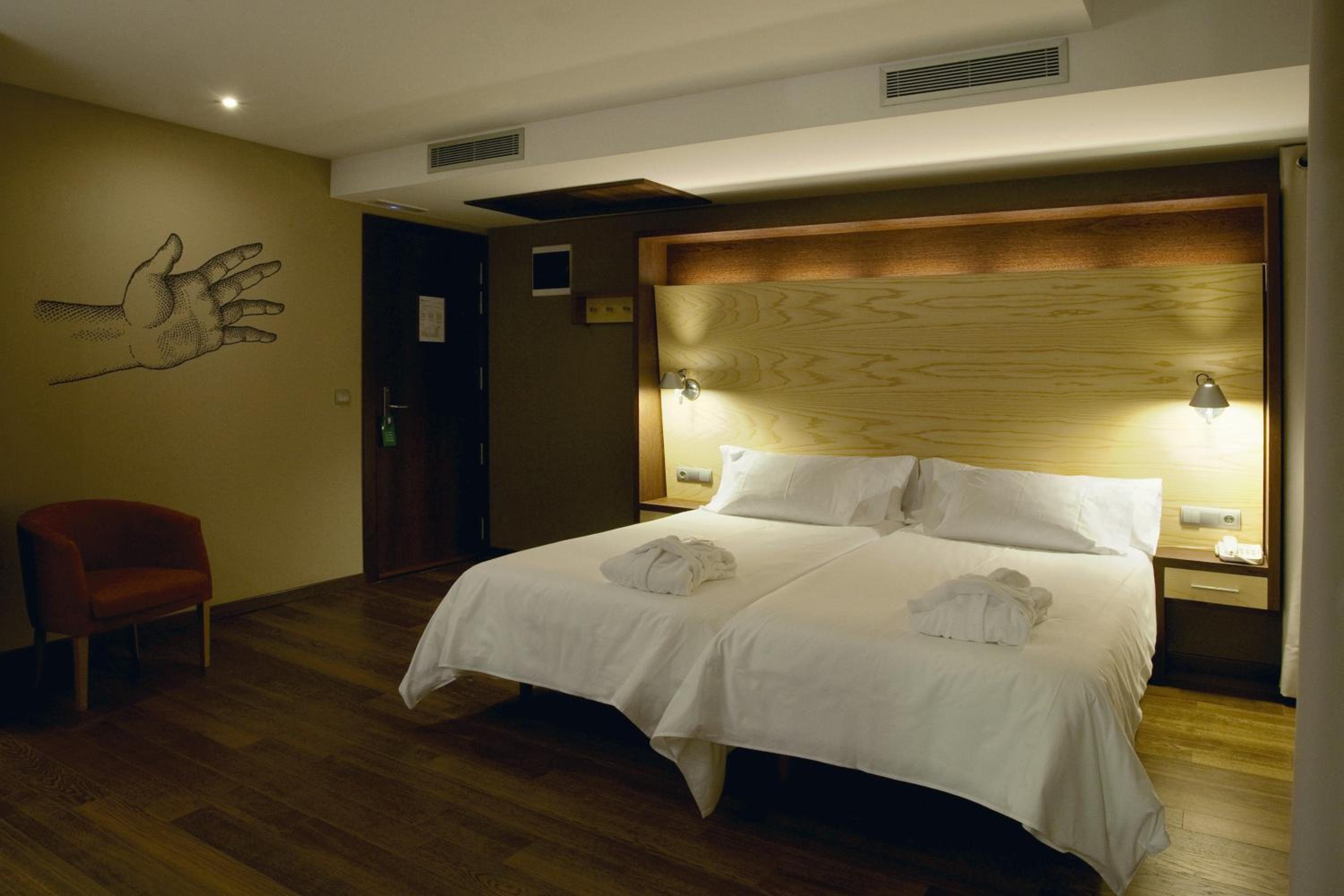 Standard Room - Photo 10