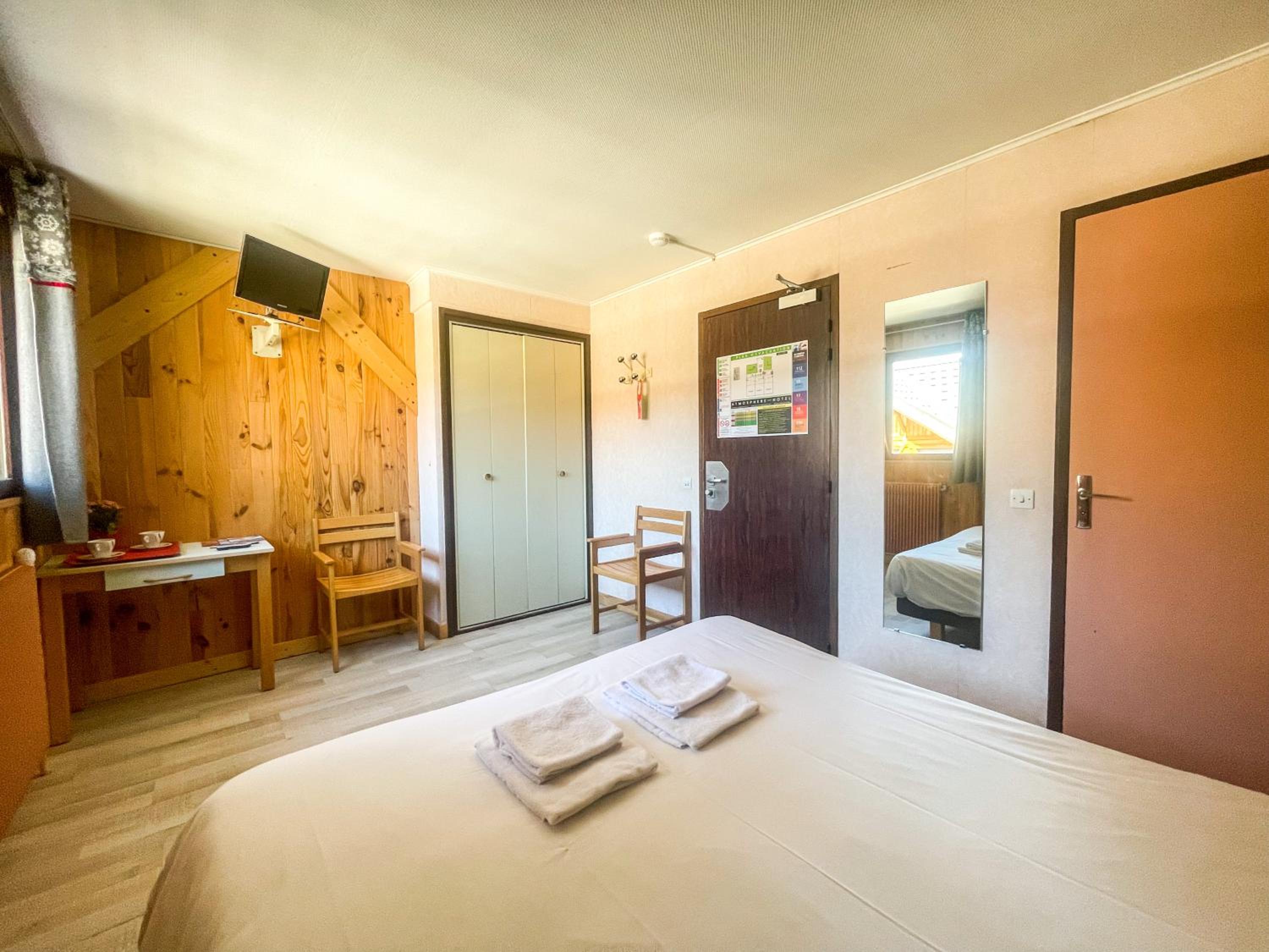 Economy Double or Twin Room photo 3