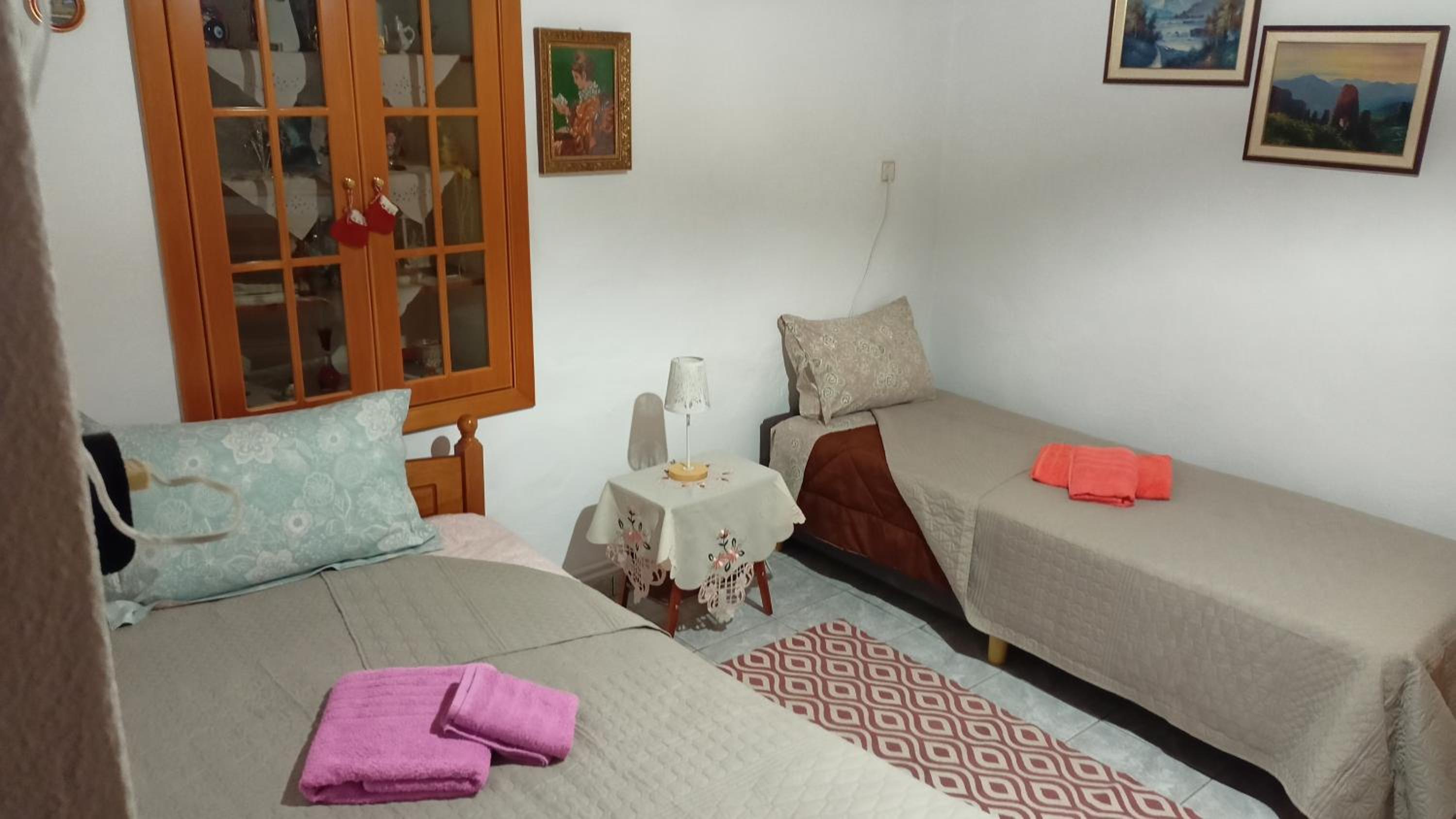 Two-Bedroom House - Photo 18