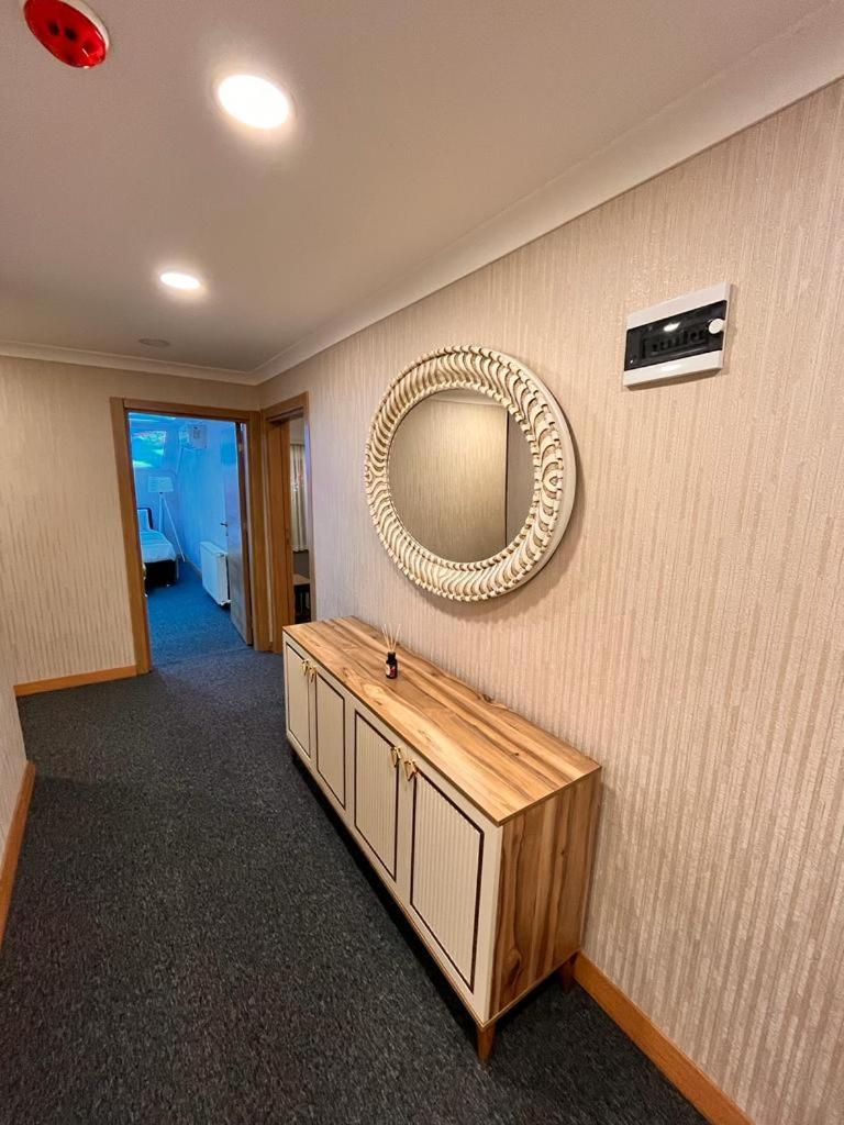 Deluxe King Suite - Photo 11