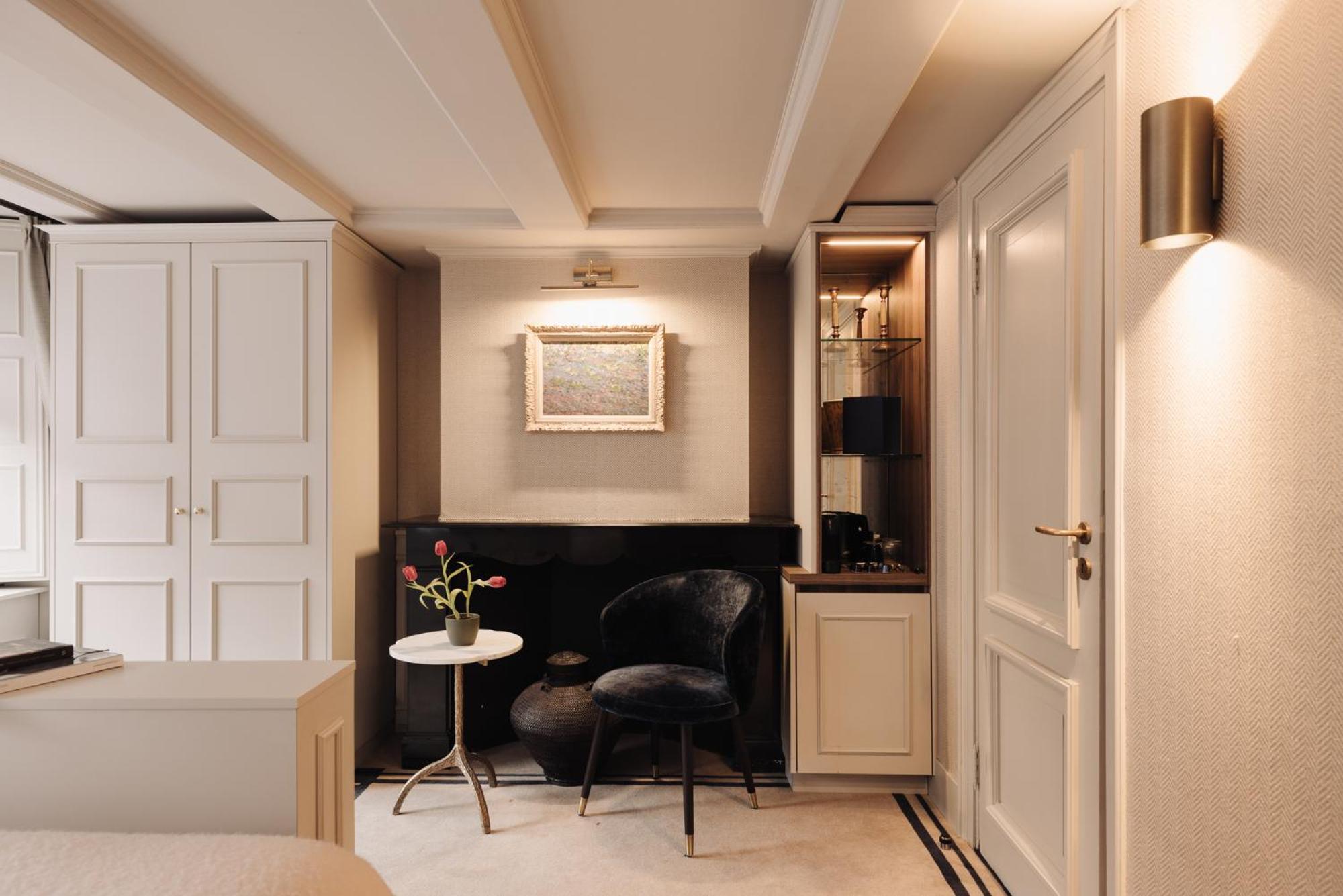 Double Room (Merchant - Street View)