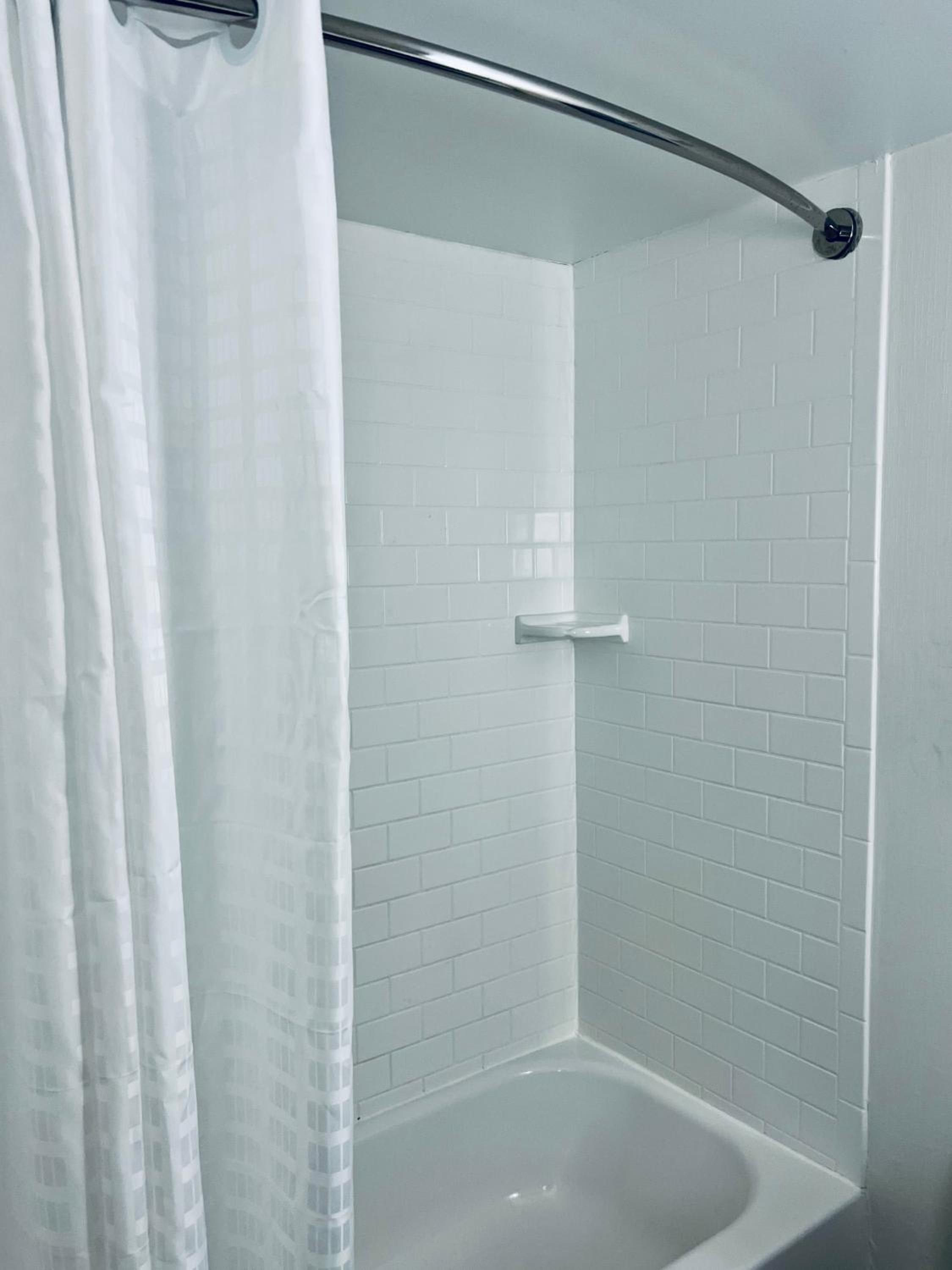 Standard Room - Photo 11