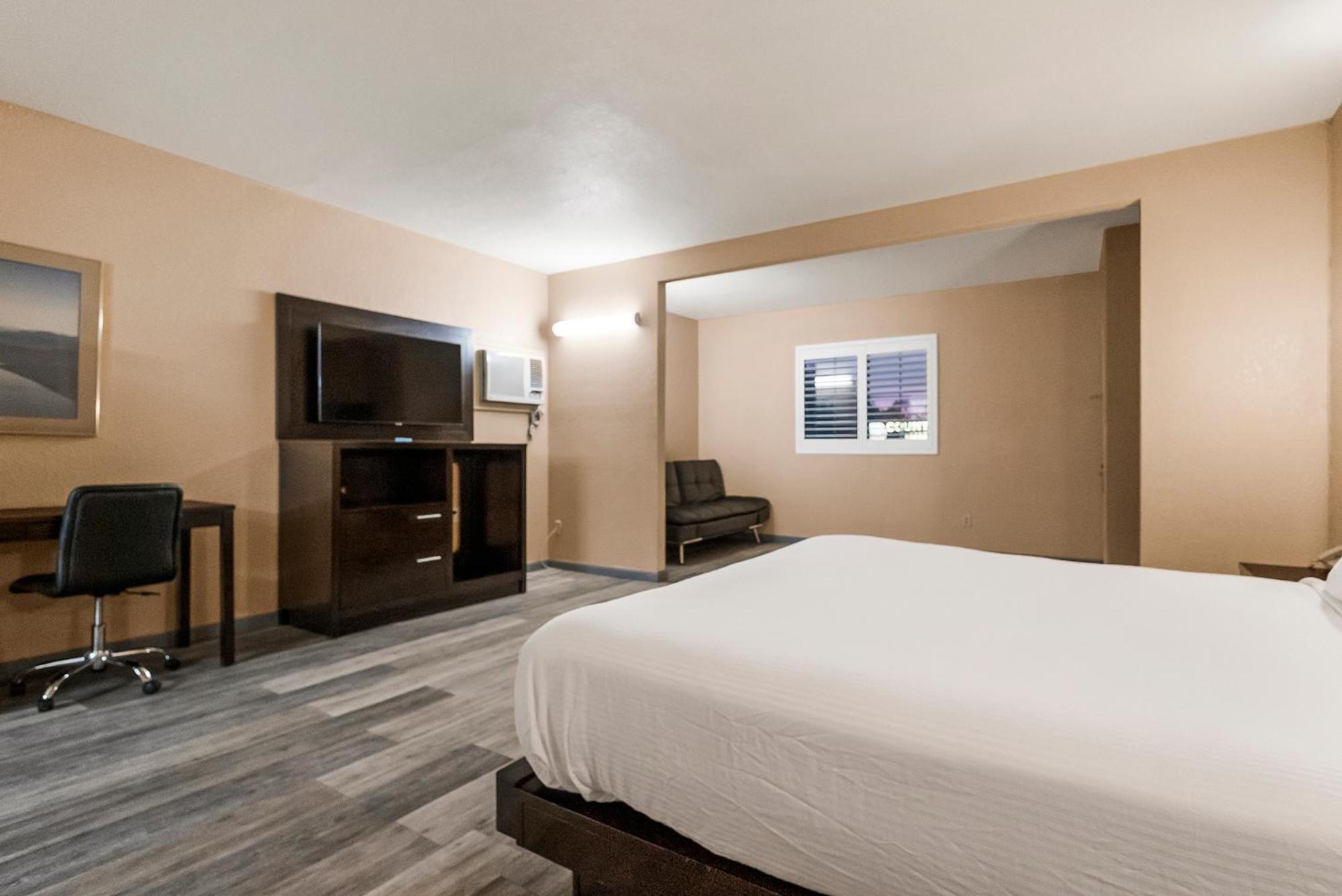 Mini Suite - Photo 1