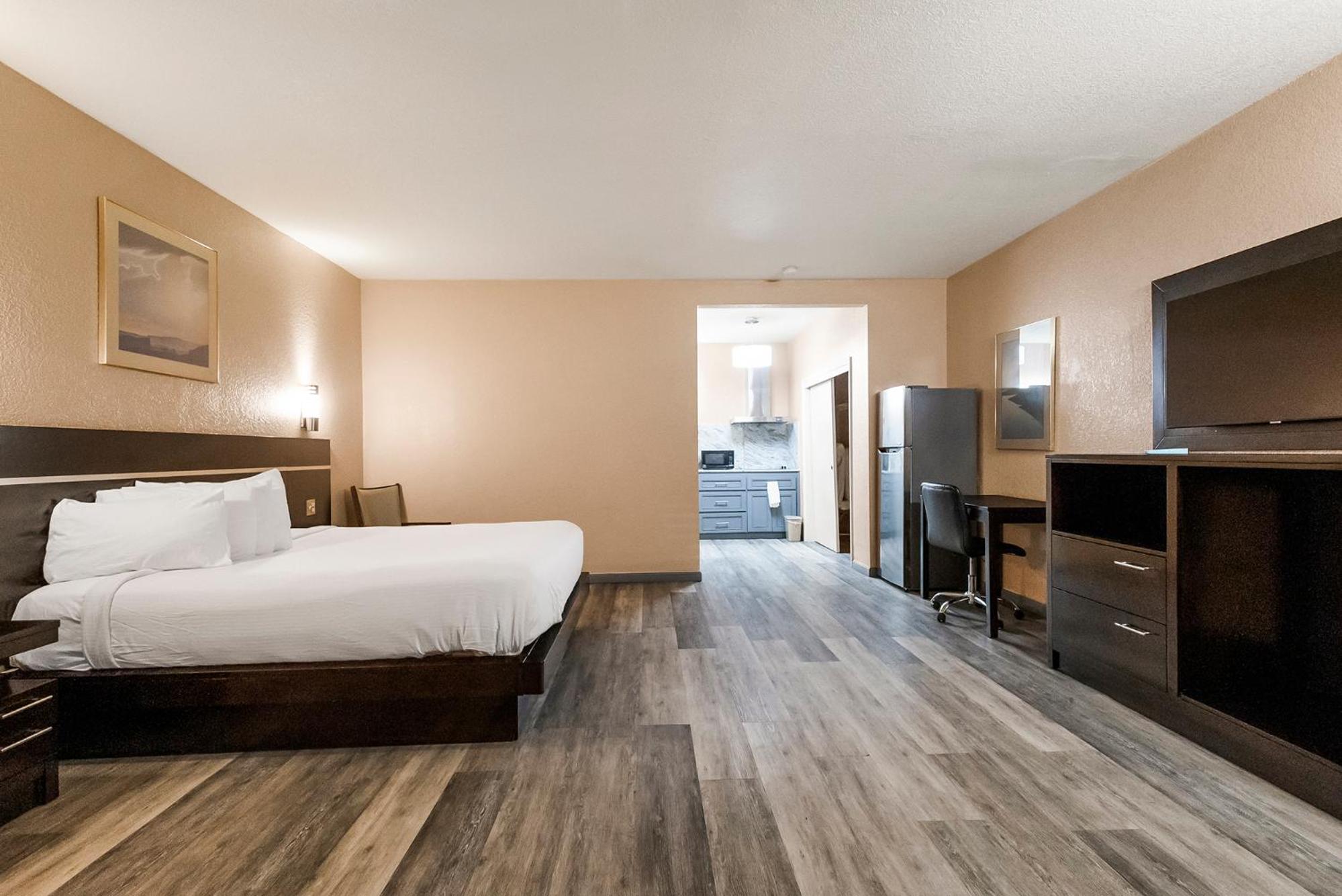 King Suite - Photo 9