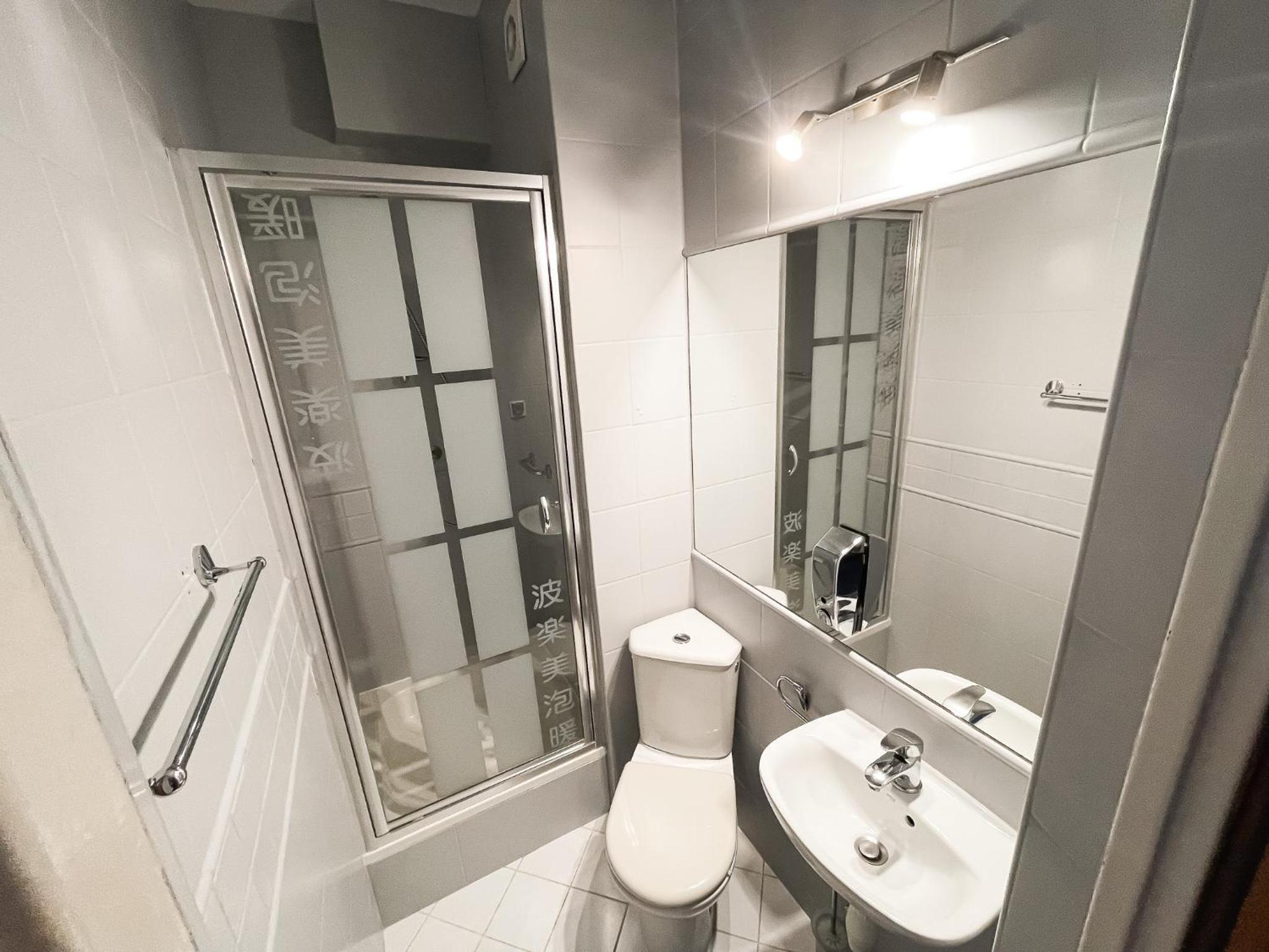 Large Double Room photo 3