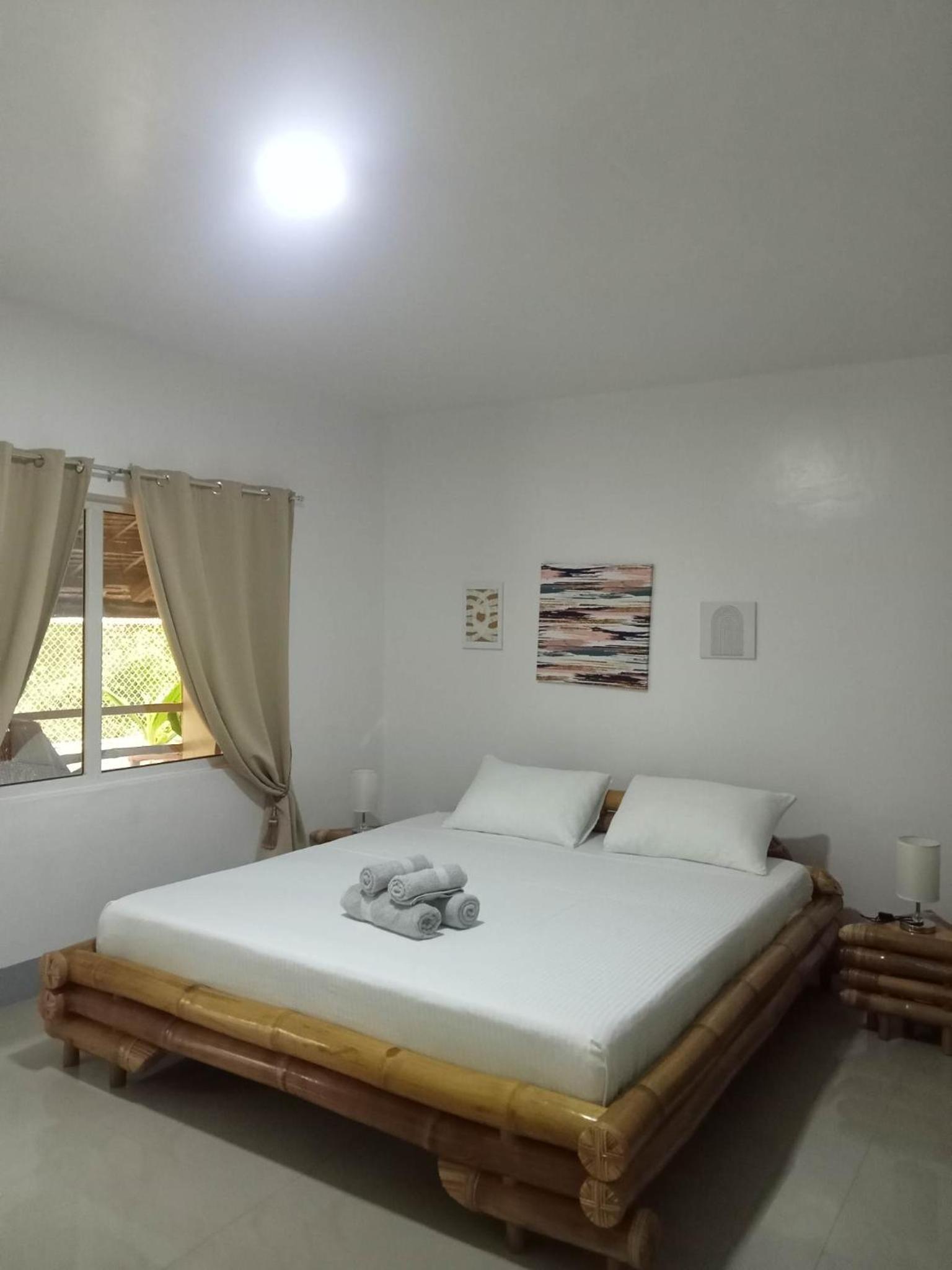 Deluxe King Room - Photo 1