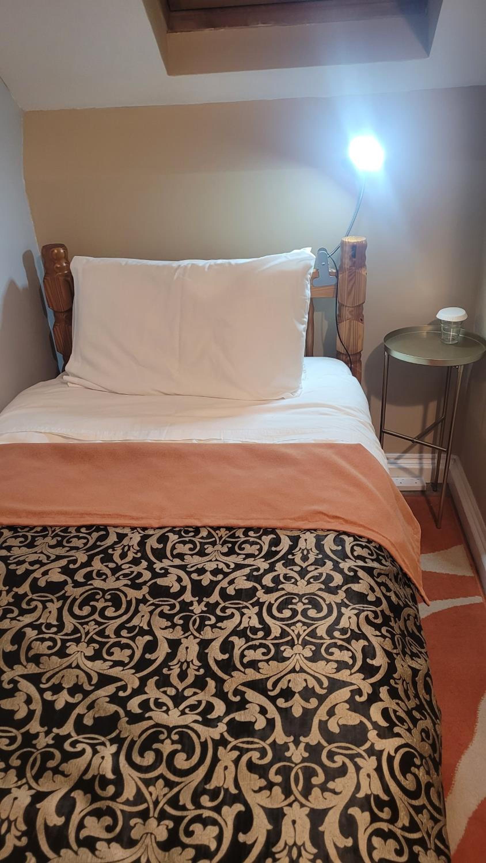 Budget Single Room photo 3