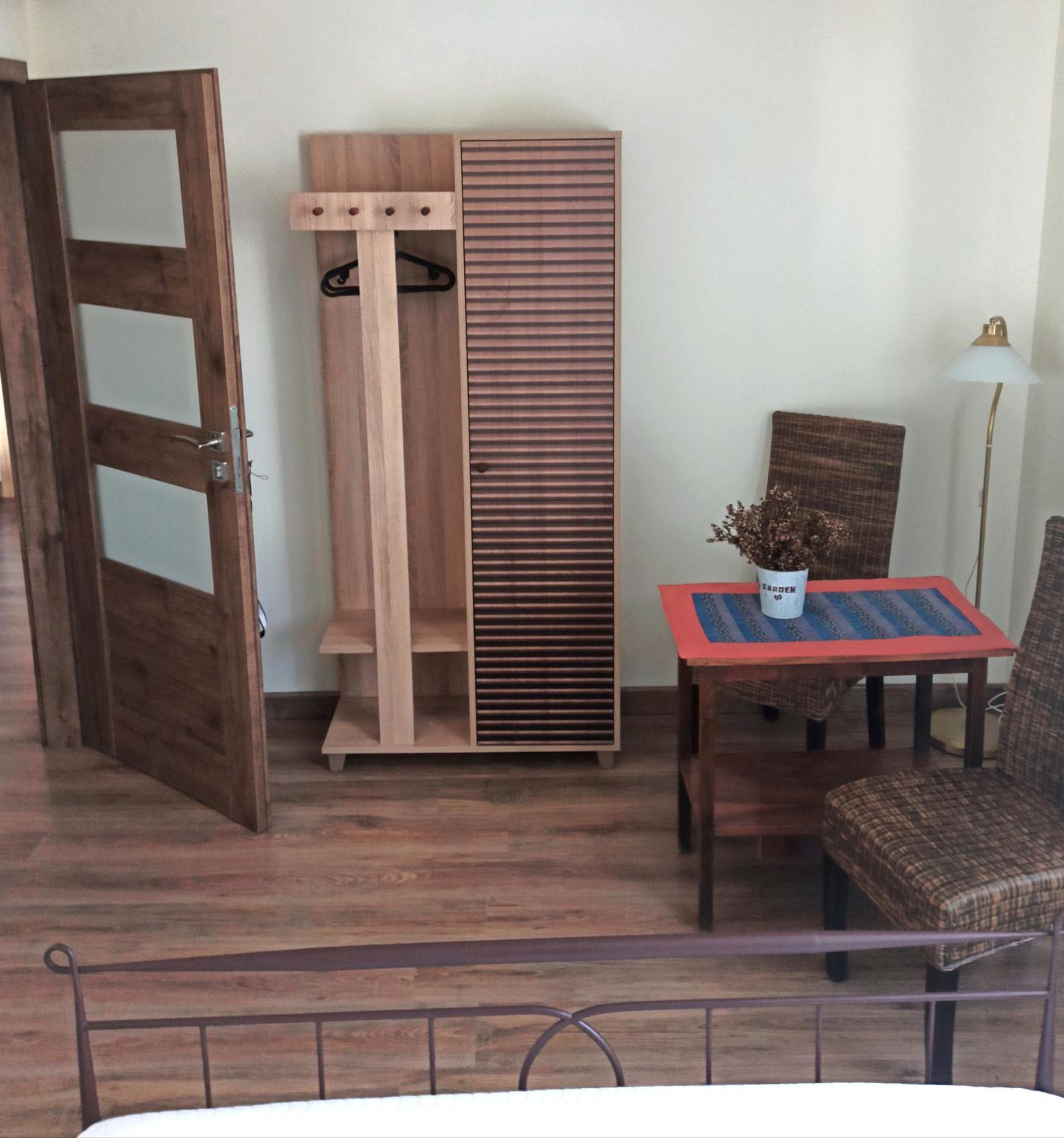 Double Room with Lake View - Photo 6