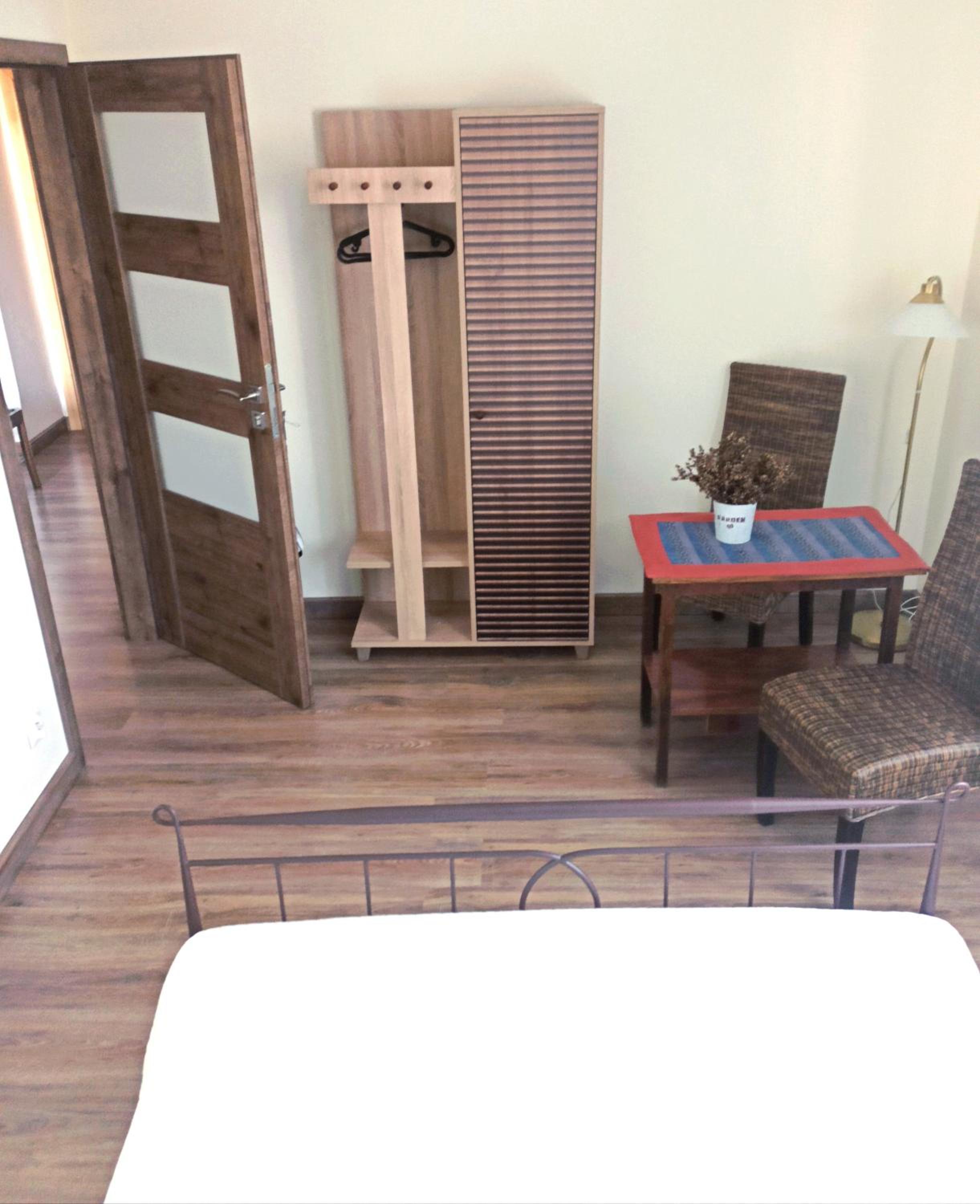 Double Room with Lake View - Photo 7