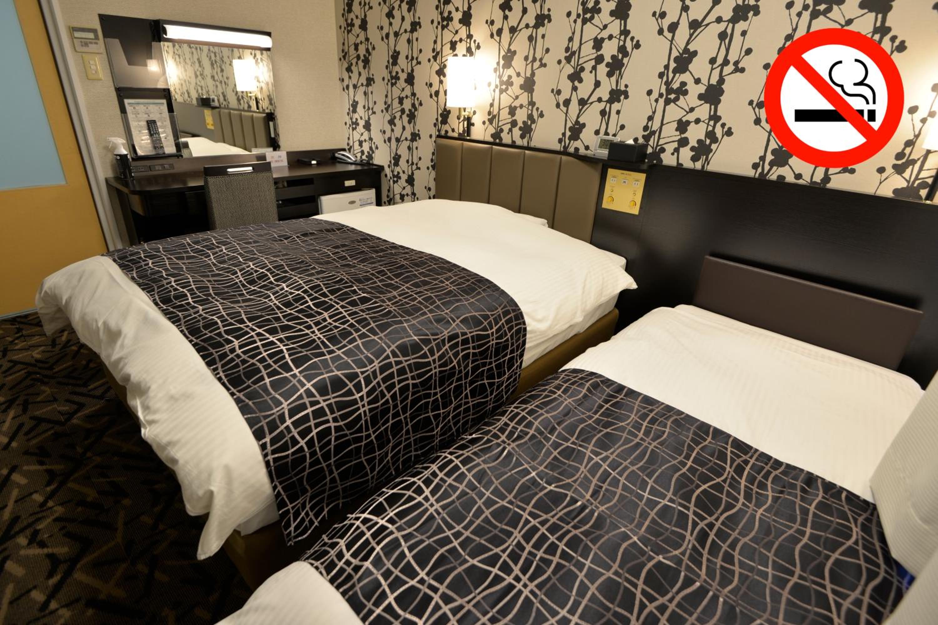 Small Twin Room photo 1