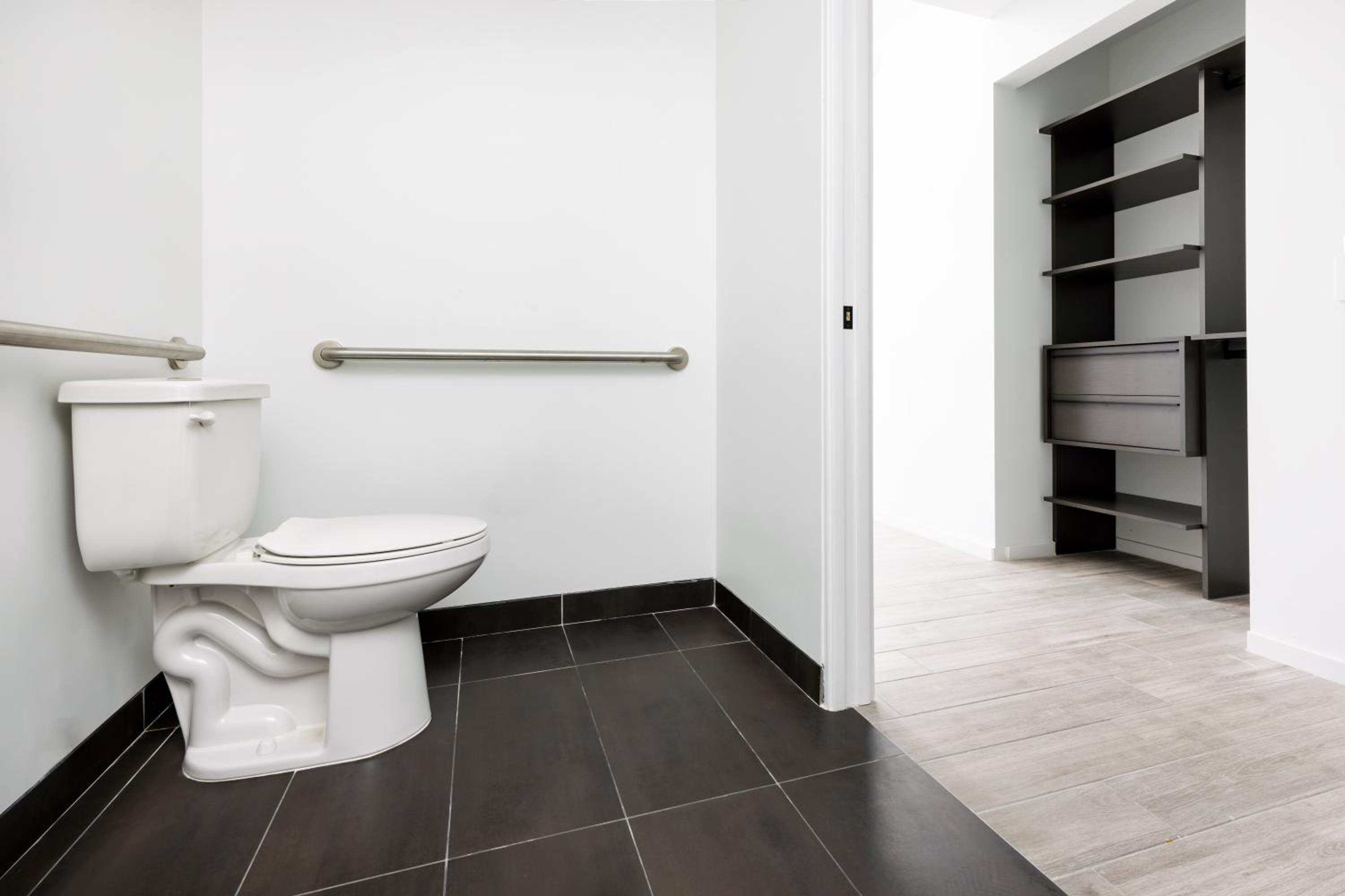 Bay View Studio Suite with King Bed ADA