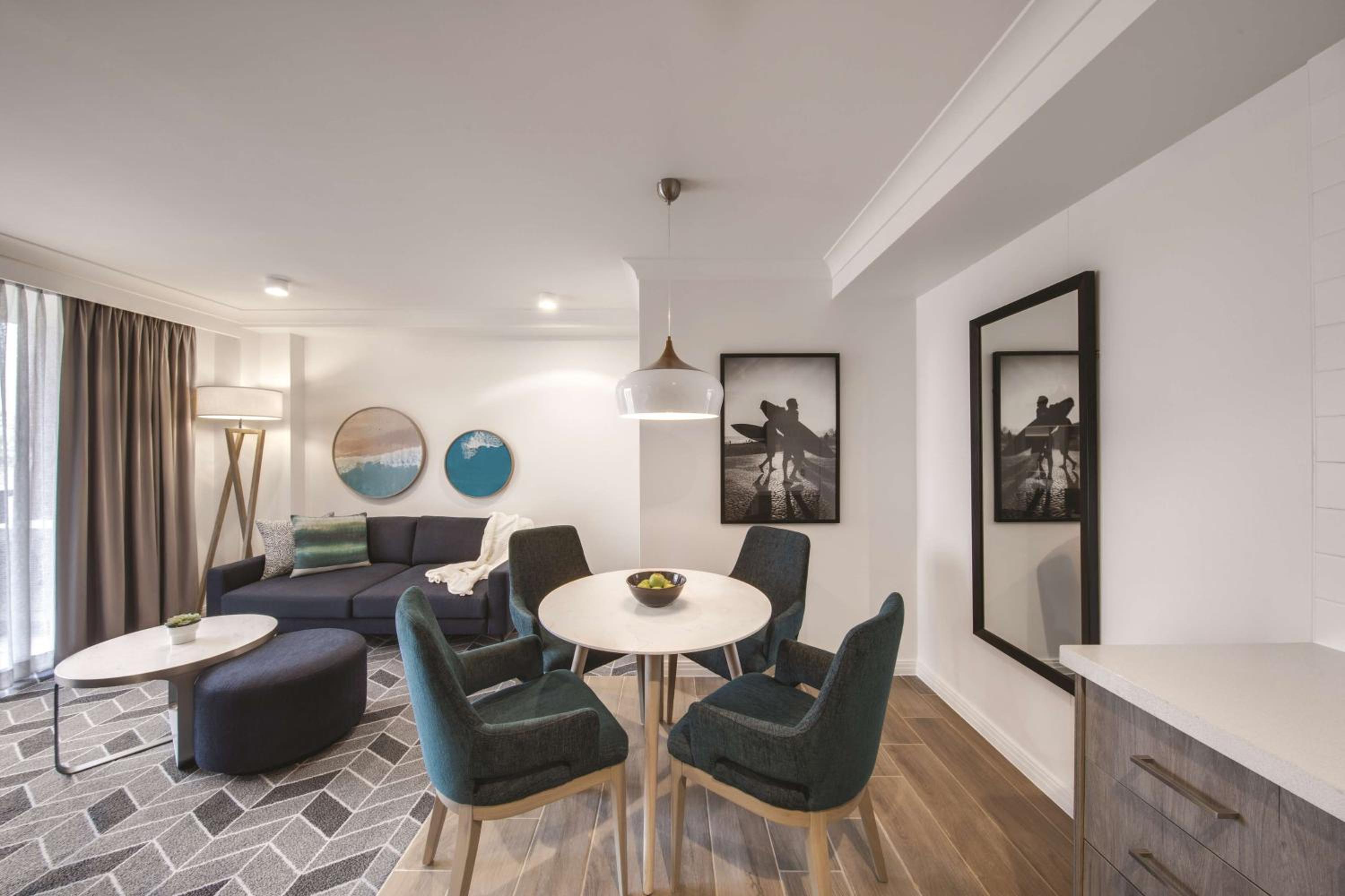One-Bedroom King Apartment thumbnail 5