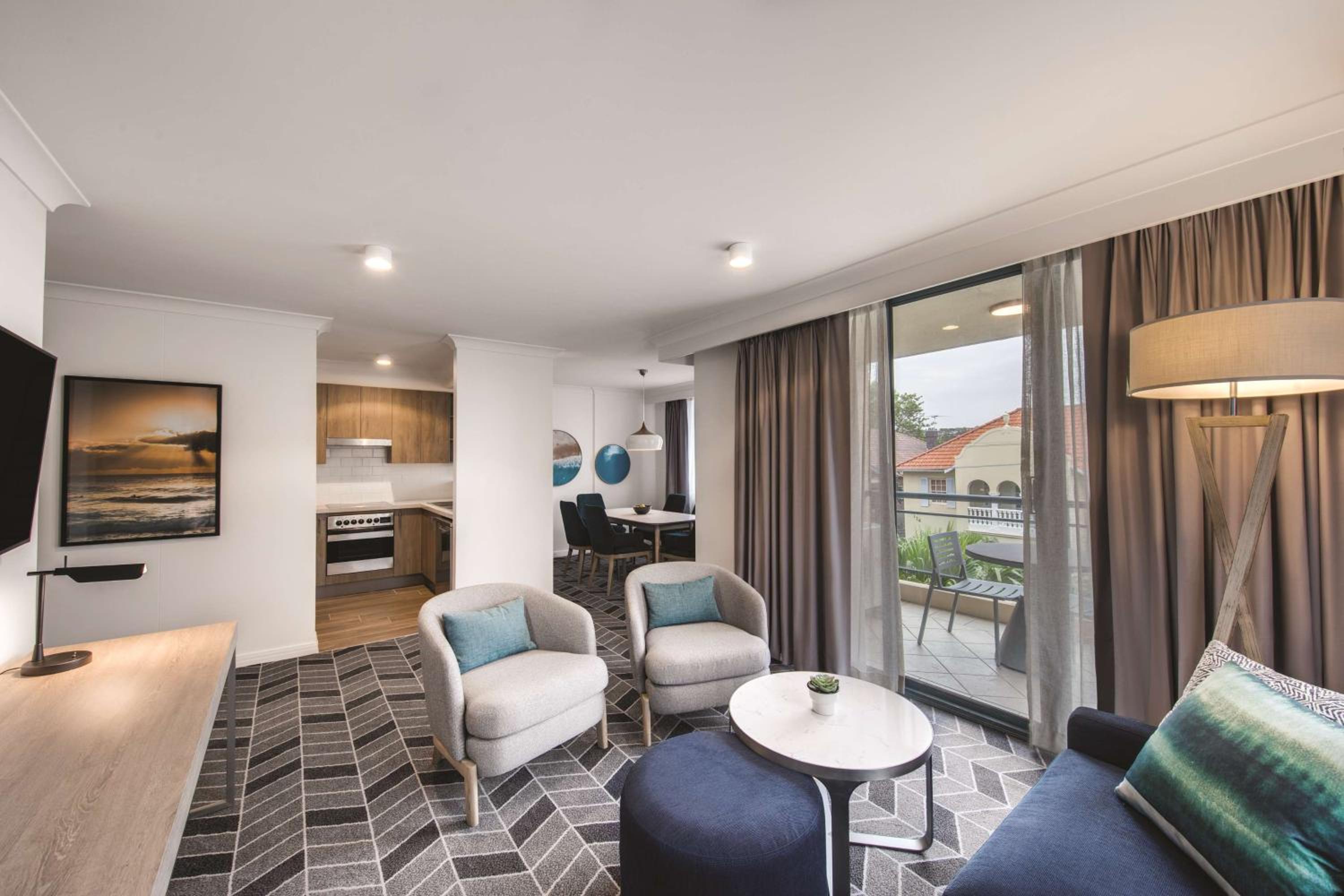 Two-Bedroom Queen Apartment