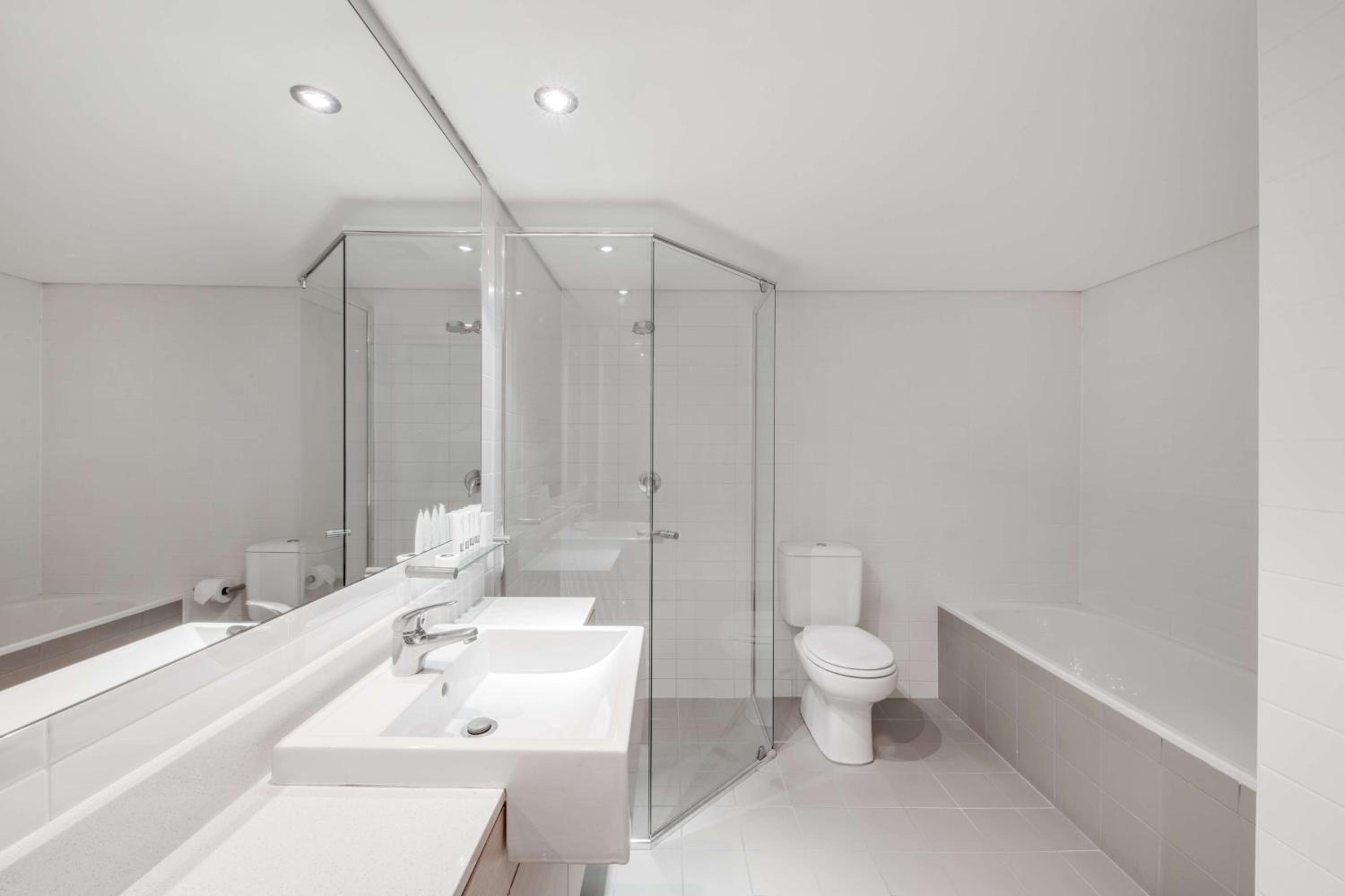 One-Bedroom Apartment - Photo 3