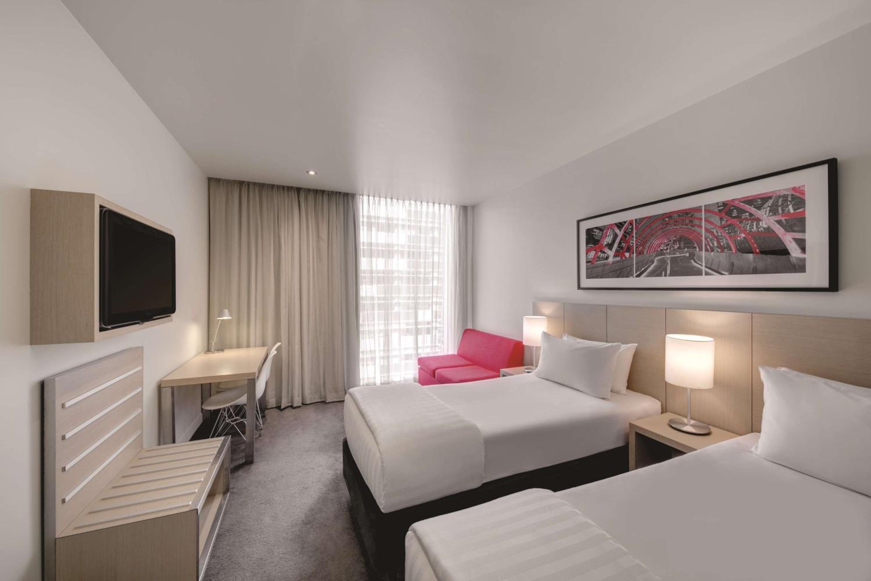 Standard Twin Room - Photo 6