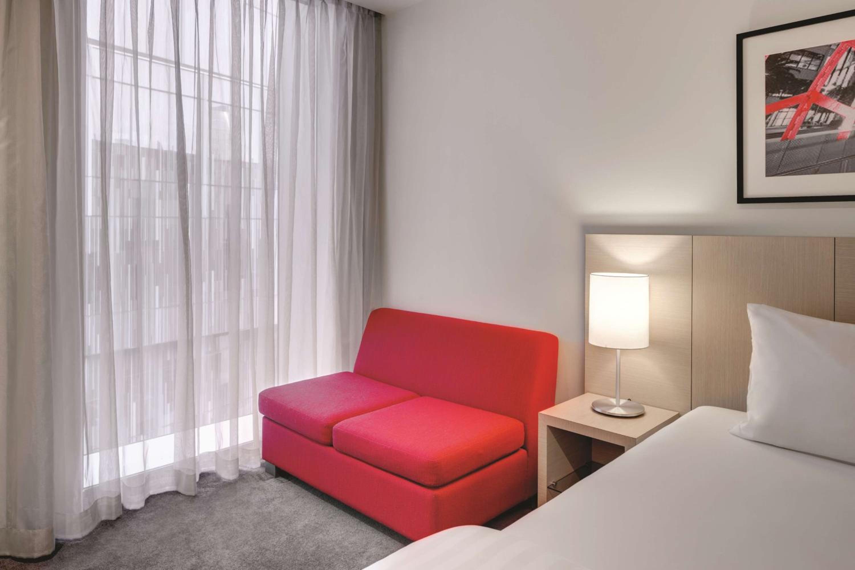 Standard King Room - Photo 4