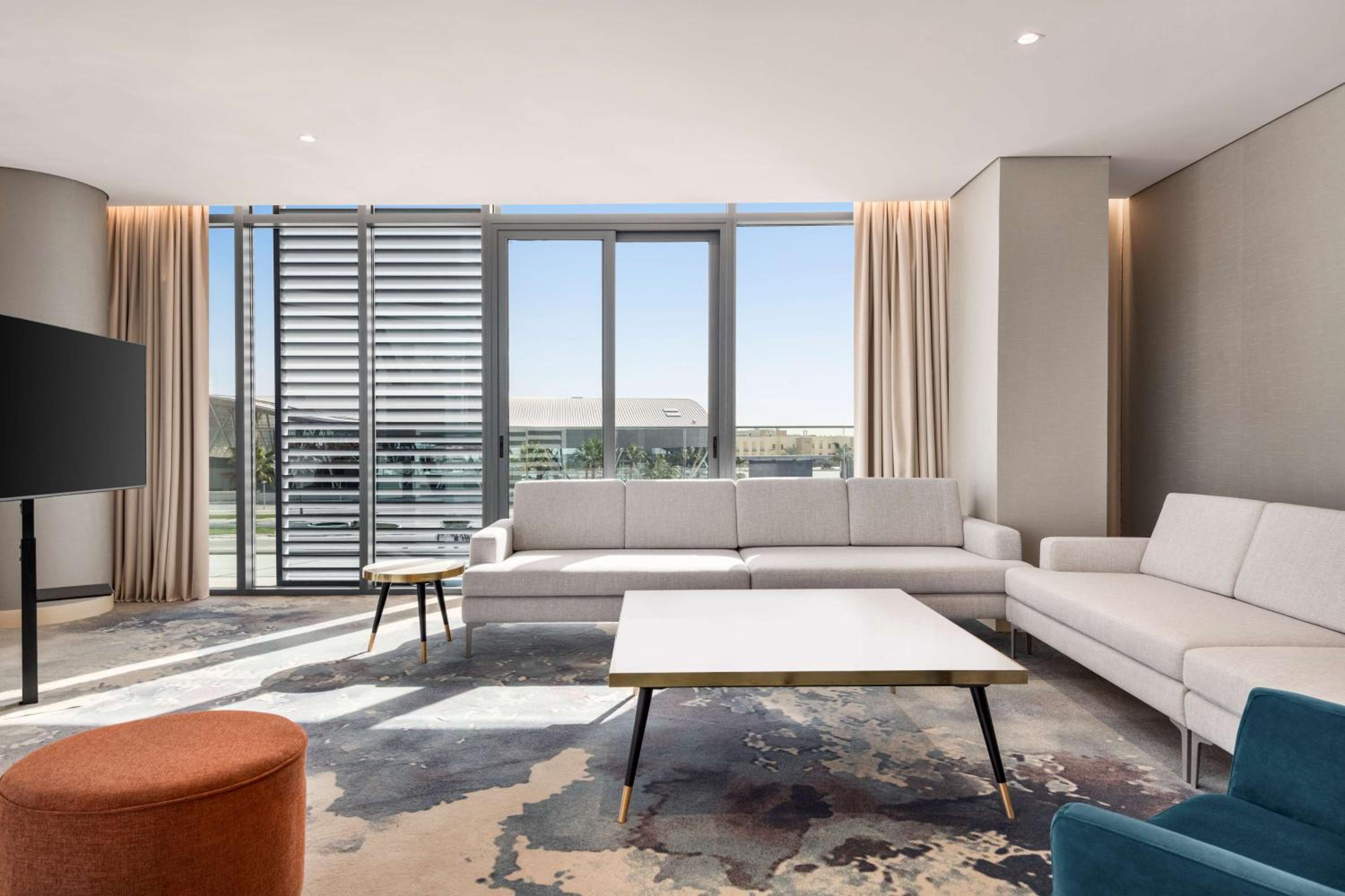 Deluxe Suite - Lounge Access - Photo 9