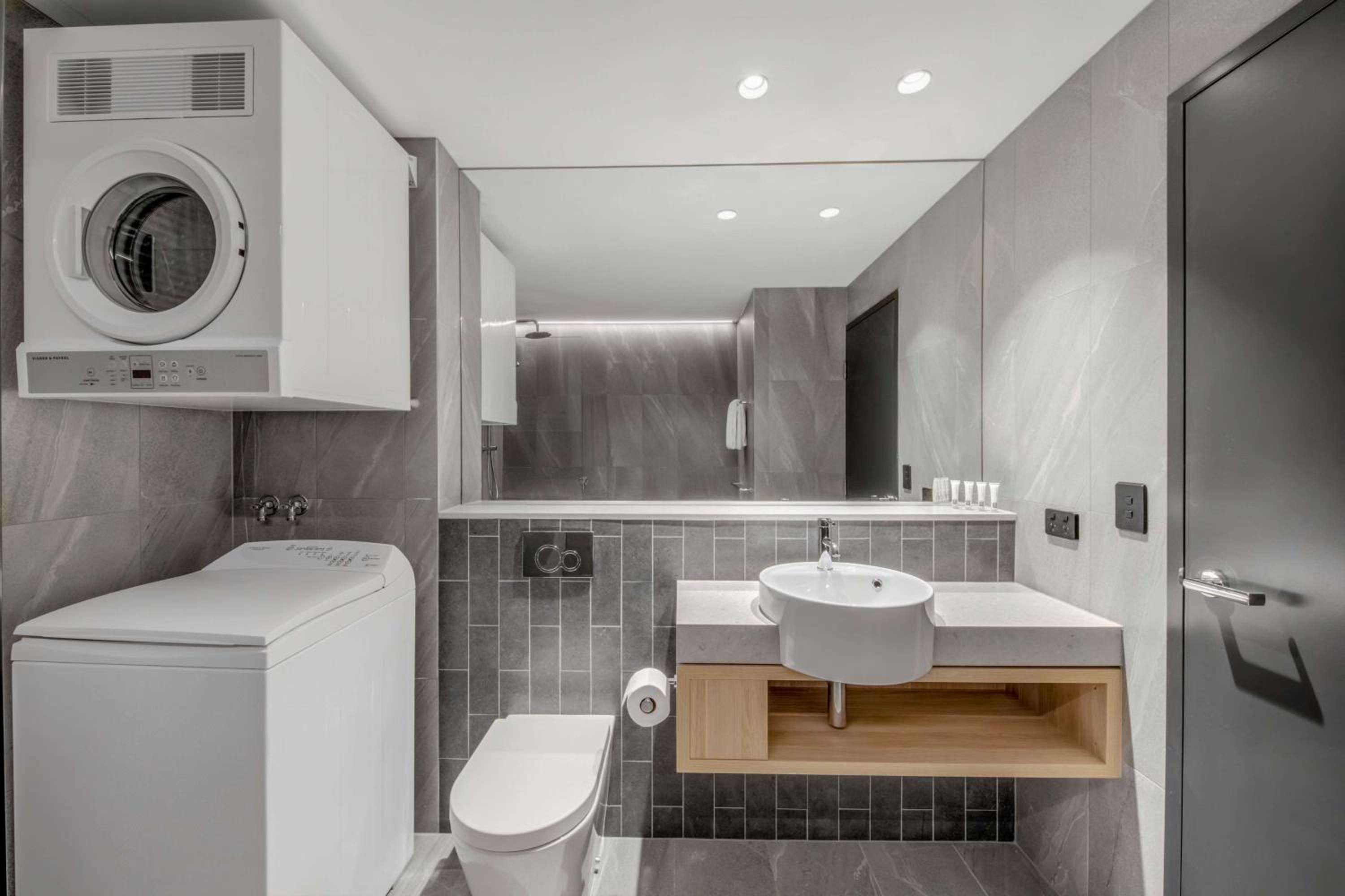 One-Bedroom Apartment - Photo 6