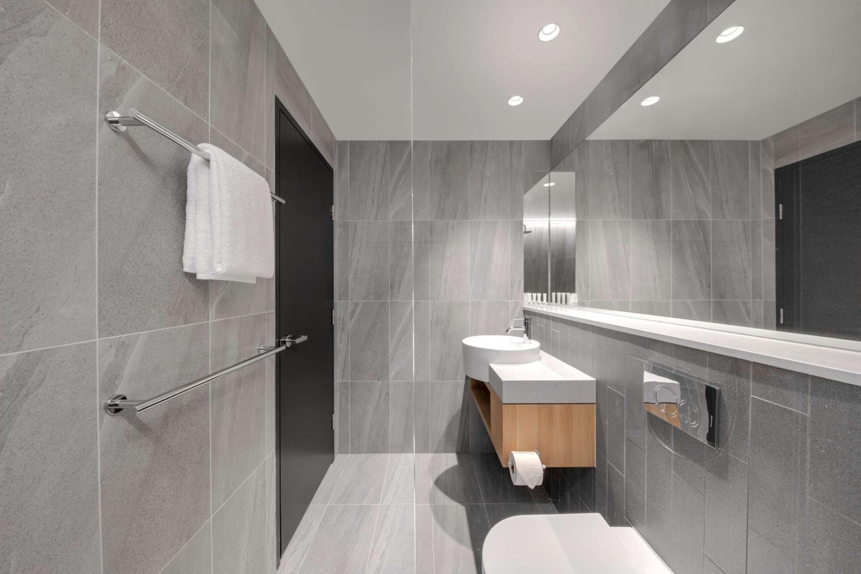 Standard Double or Twin Room - Photo 3