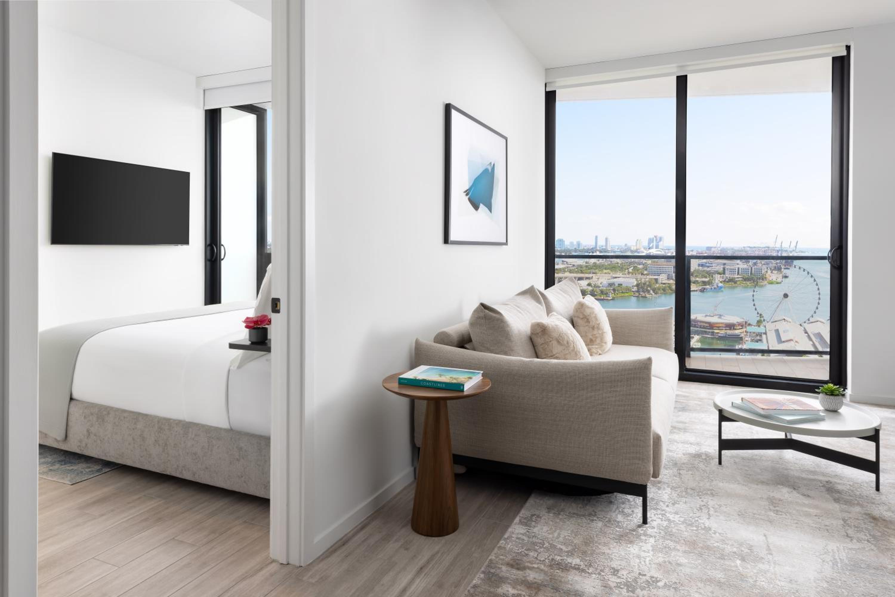 Ocean View One Bedroom Suite with King Bed thumbnail 5