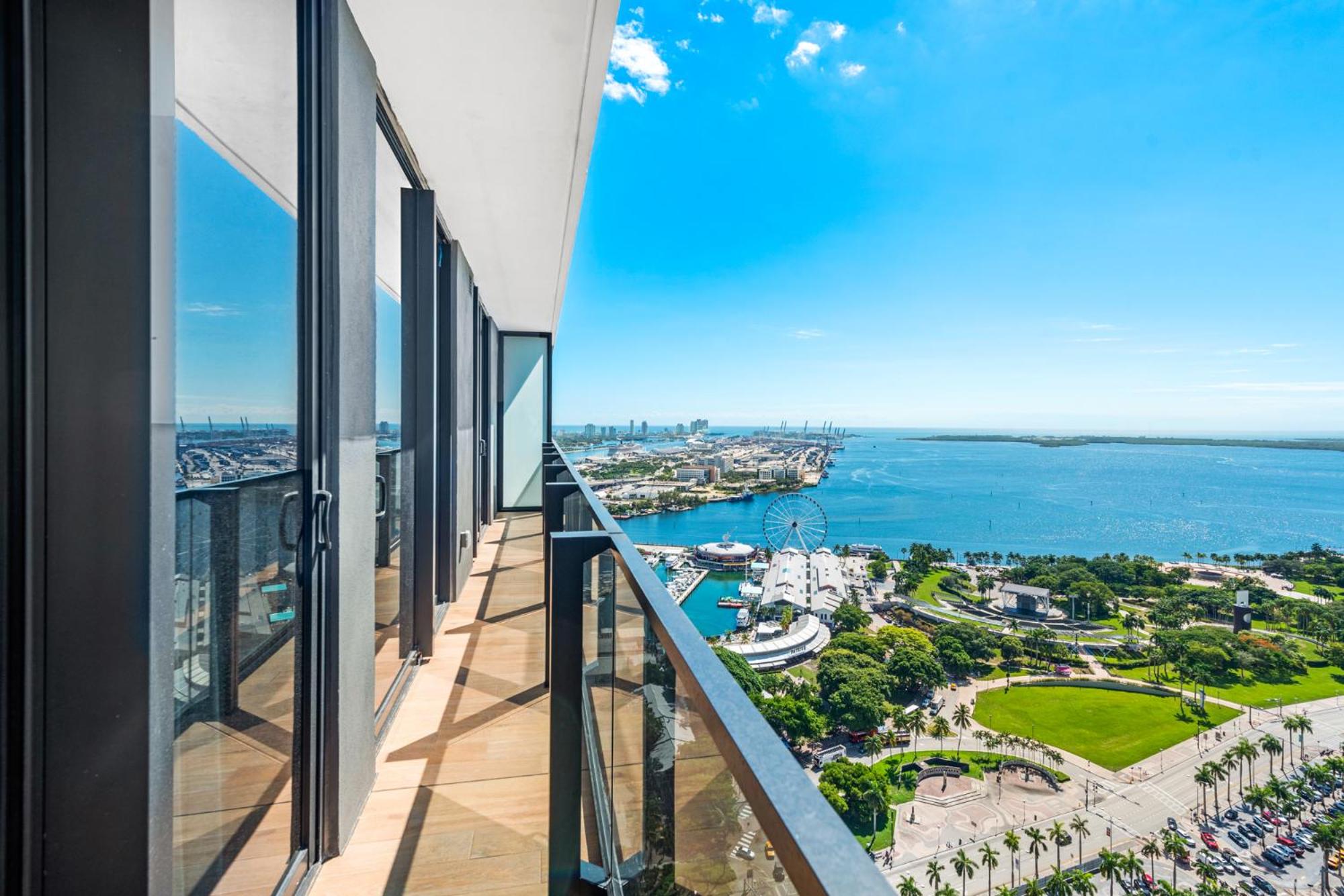 Bay View Two Bedroom Suite with King/Queen