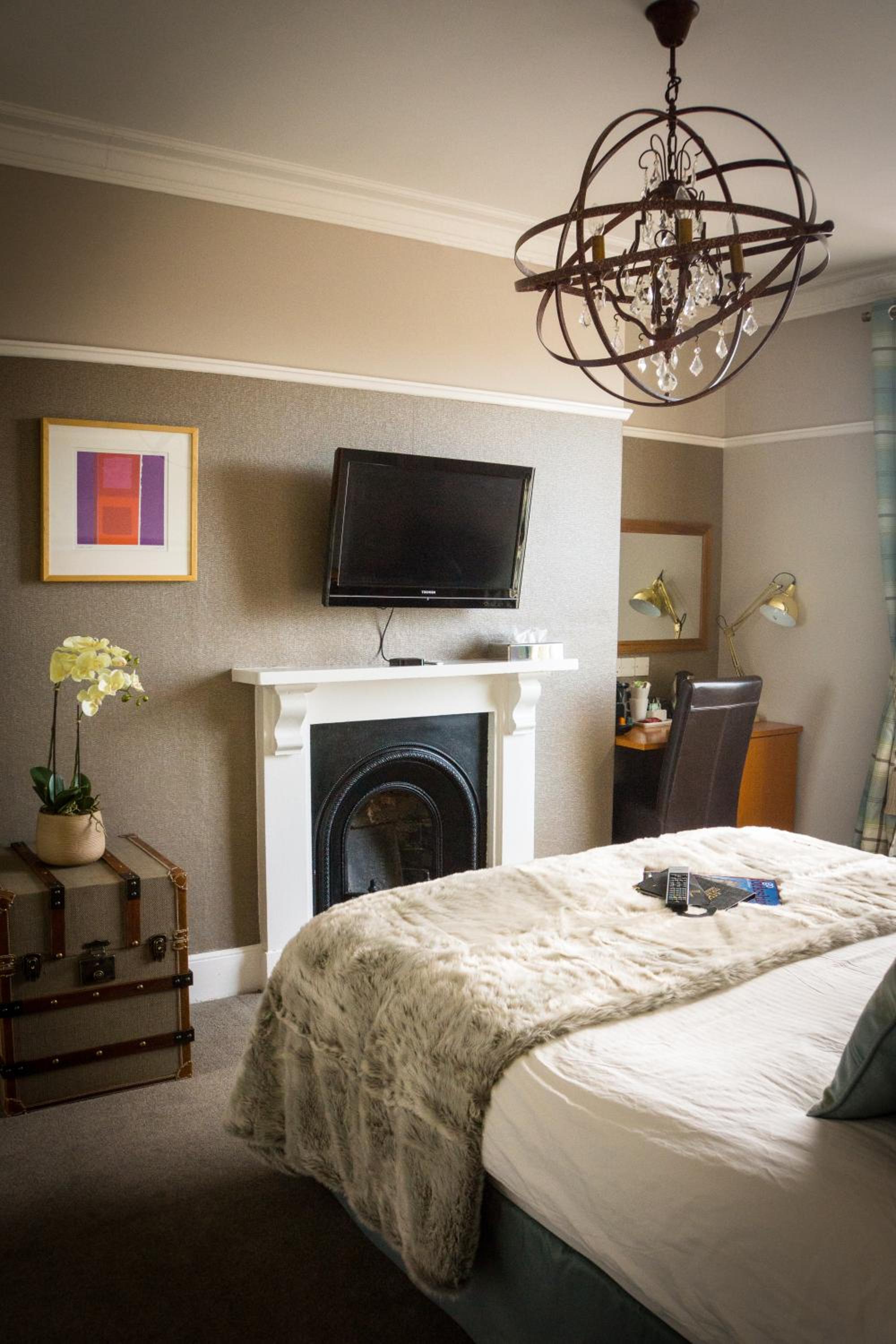 Deluxe King or Twin Room - Photo 3