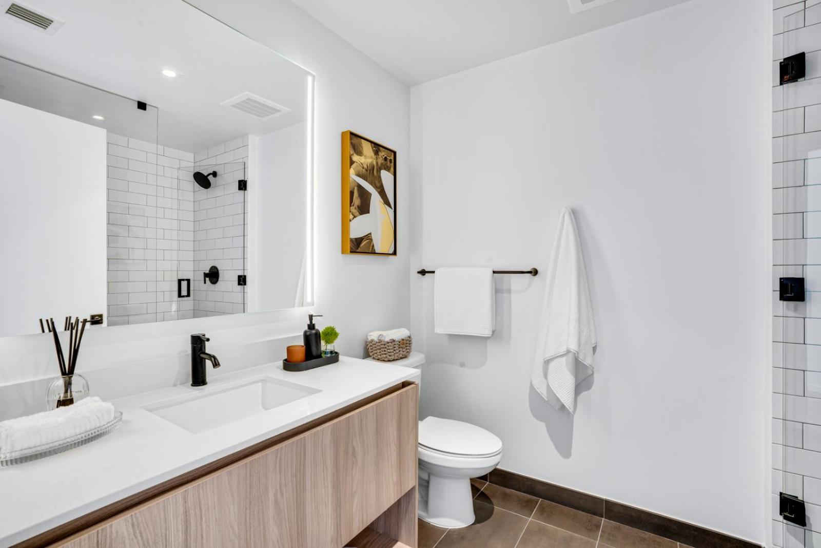 City View Three Bedroom Suite with King/Queen/Queen thumbnail 5