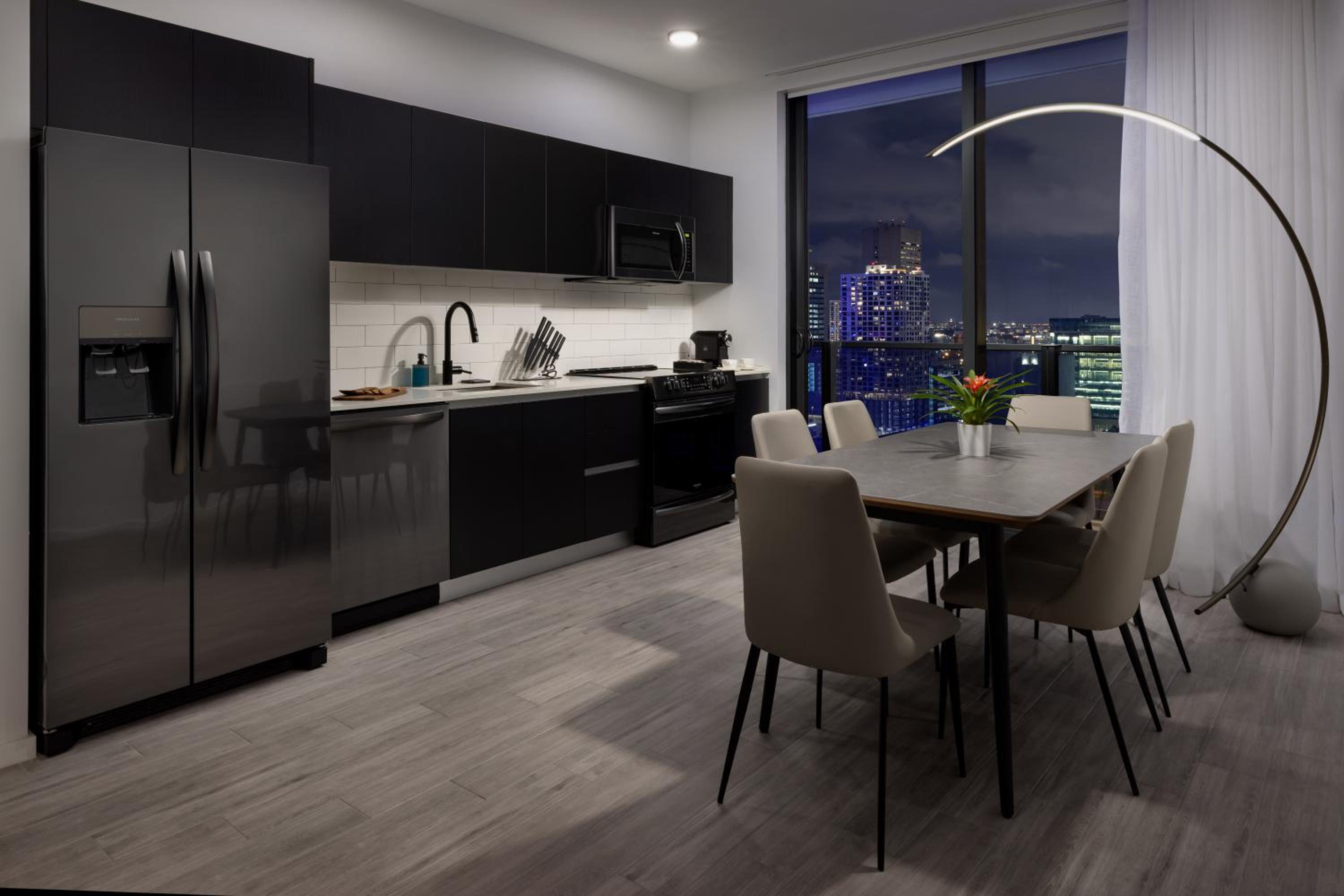 City View Three Bedroom Suite with King/Queen/Queen